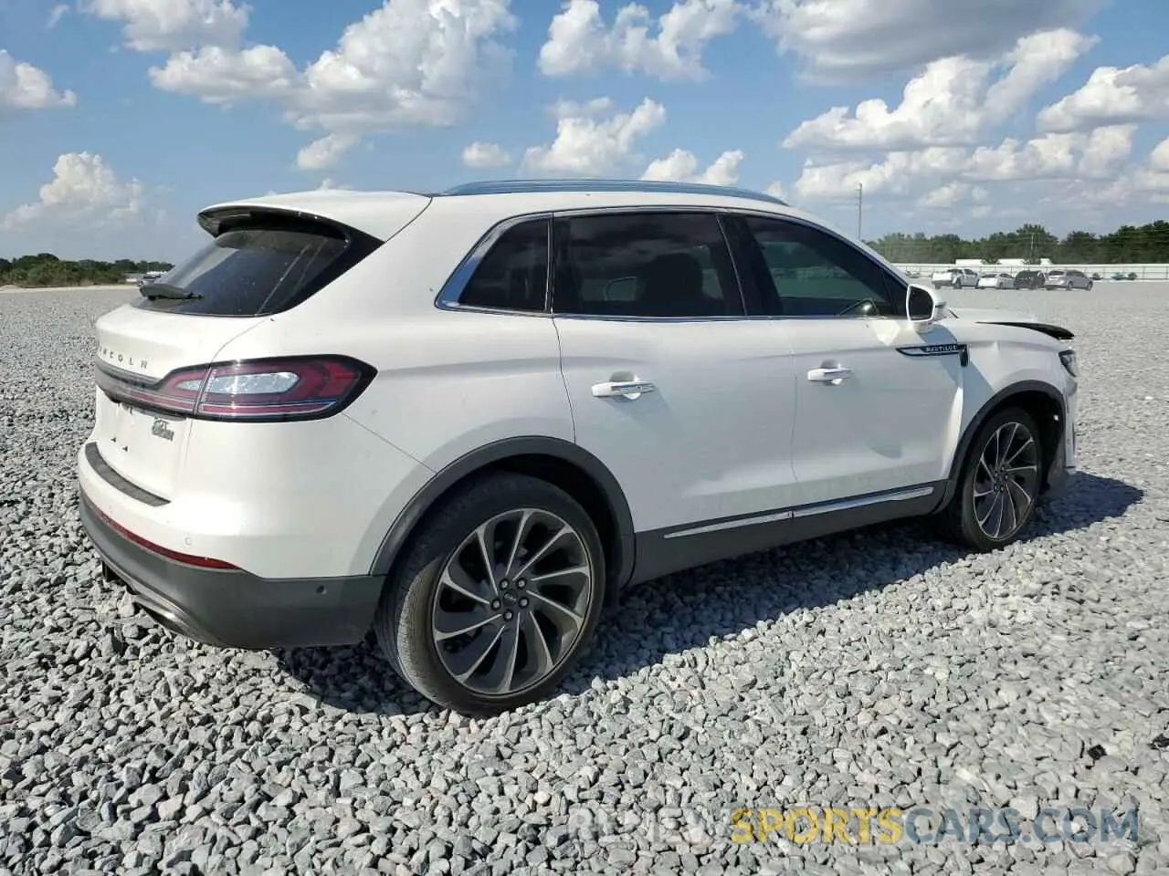 3 Photograph of a damaged car 2LMPJ6L9XKBL54084 LINCOLN NAUTILUS 2019