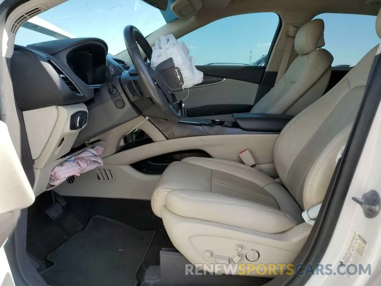 7 Photograph of a damaged car 2LMPJ6L9XKBL54084 LINCOLN NAUTILUS 2019