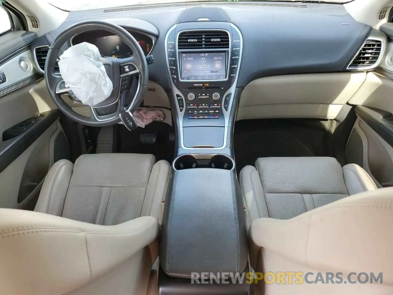 8 Photograph of a damaged car 2LMPJ6L9XKBL54084 LINCOLN NAUTILUS 2019