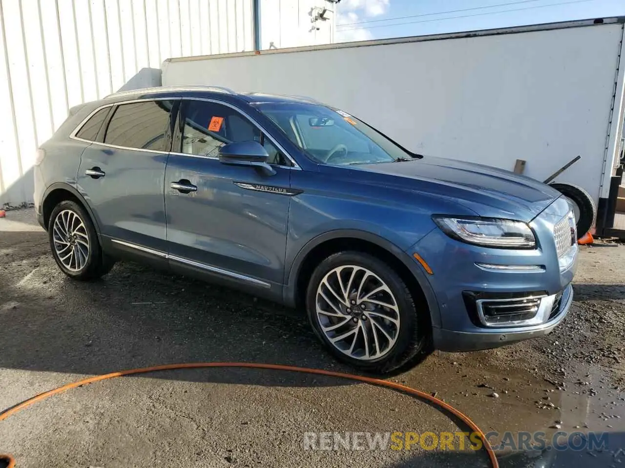 4 Photograph of a damaged car 2LMPJ6LP6KBL36275 LINCOLN NAUTILUS 2019