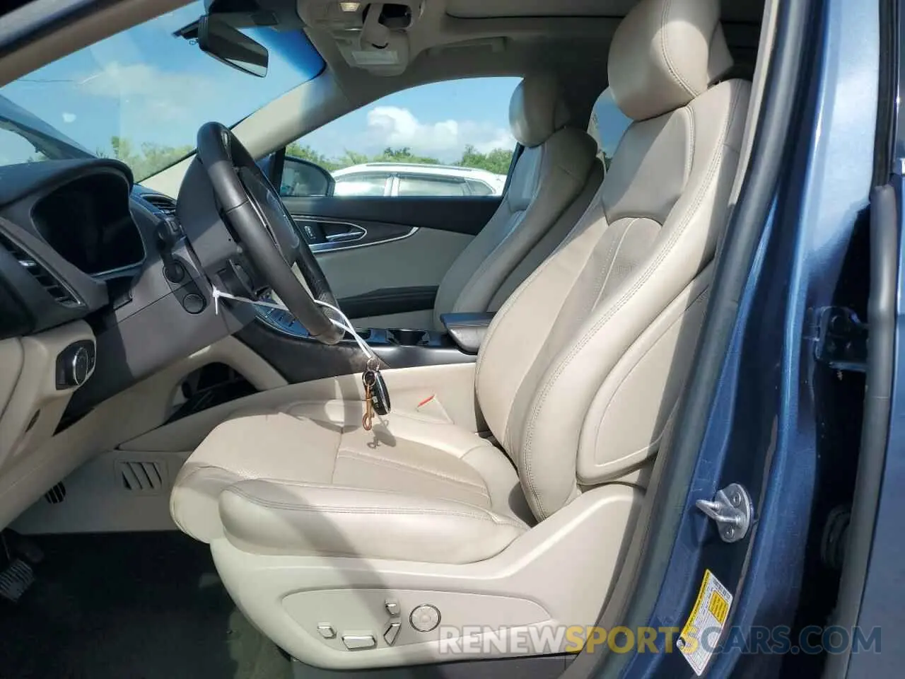 7 Photograph of a damaged car 2LMPJ6LPXKBL51006 LINCOLN NAUTILUS 2019