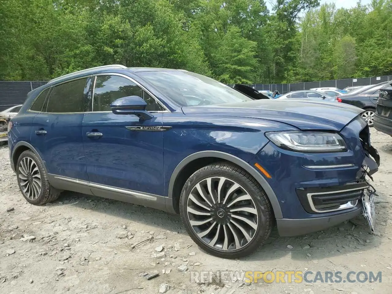 4 Photograph of a damaged car 2LMPJ7J9XKBL19876 LINCOLN NAUTILUS 2019