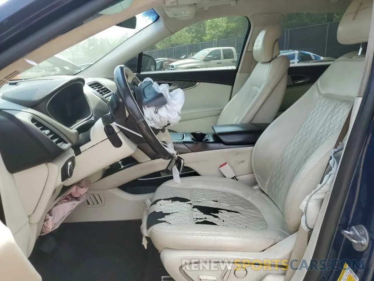 7 Photograph of a damaged car 2LMPJ7J9XKBL19876 LINCOLN NAUTILUS 2019