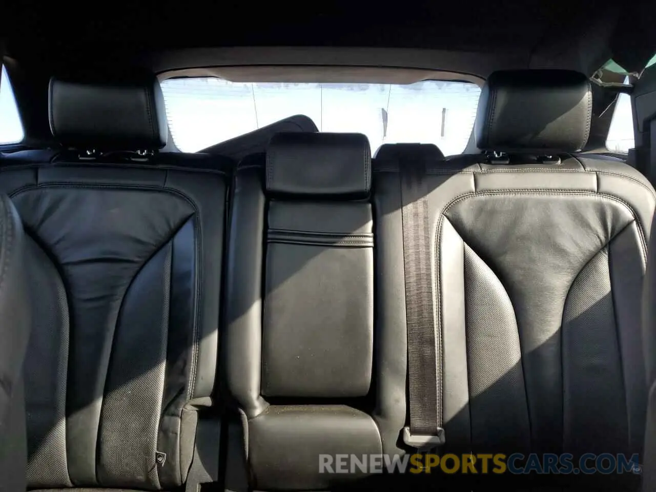 10 Photograph of a damaged car 2LMPJ8K91KBL62734 LINCOLN NAUTILUS 2019