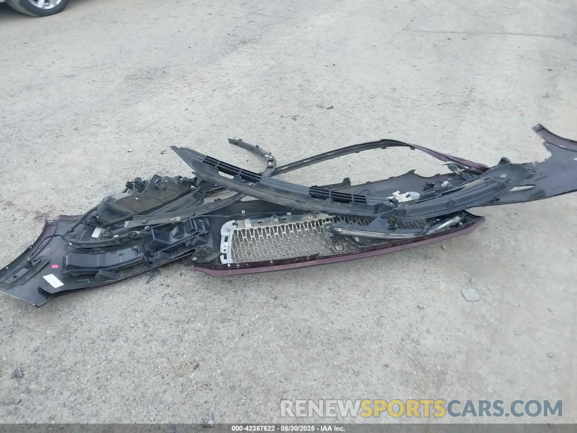 12 Photograph of a damaged car 2LMPJ8K93KBL12188 LINCOLN NAUTILUS 2019