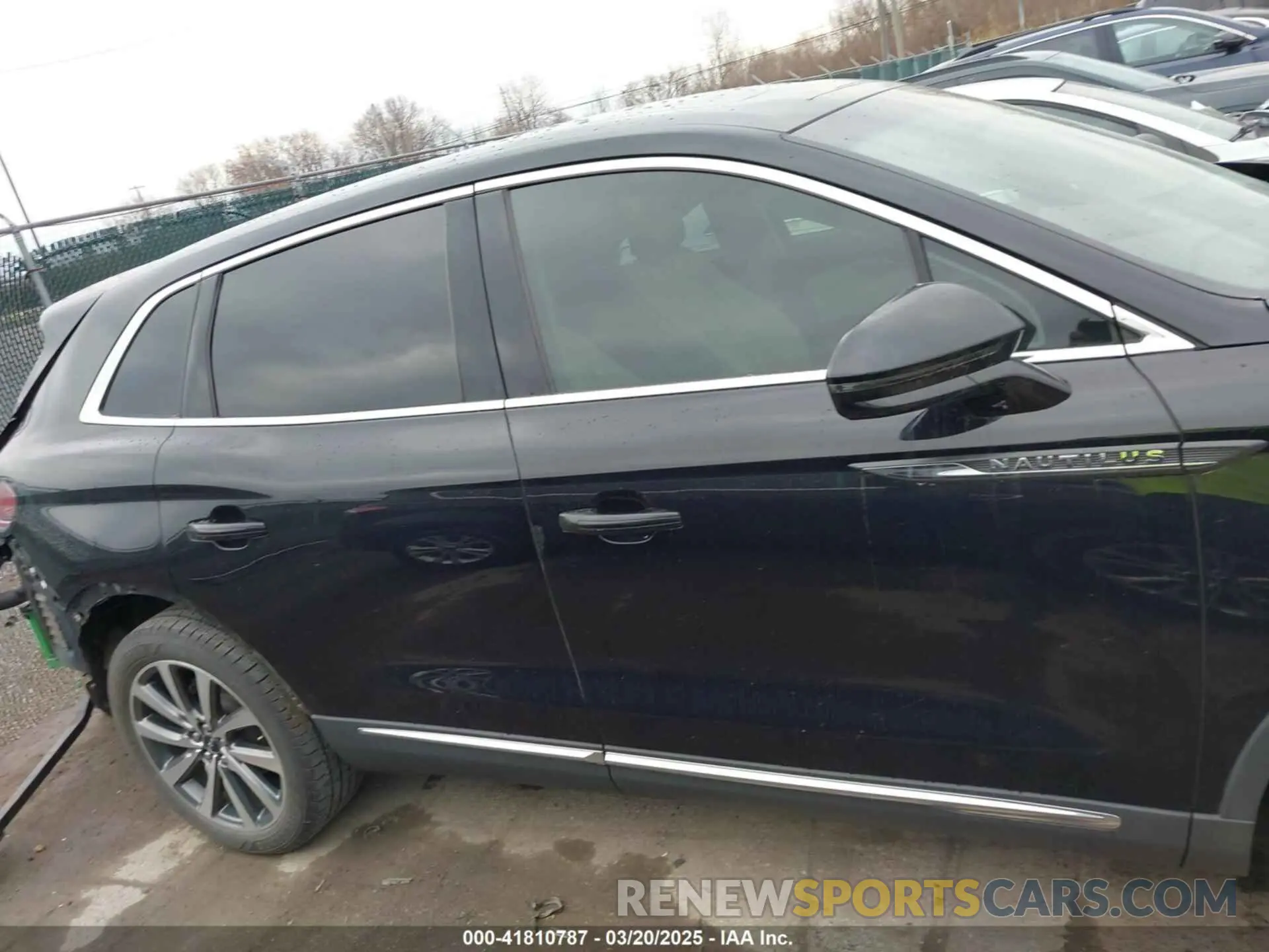 13 Photograph of a damaged car 2LMPJ8K93KBL24776 LINCOLN NAUTILUS 2019
