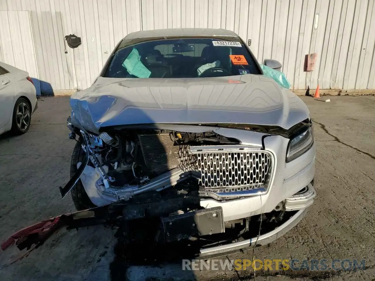 5 Photograph of a damaged car 2LMPJ8K93KBL61617 LINCOLN NAUTILUS 2019