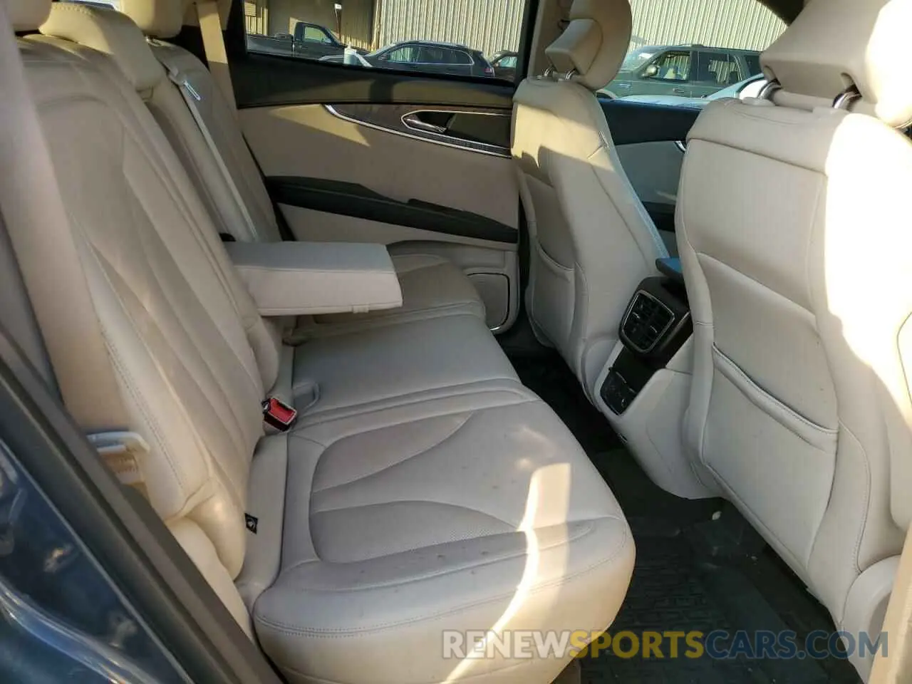 11 Photograph of a damaged car 2LMPJ8K96KBL60848 LINCOLN NAUTILUS 2019