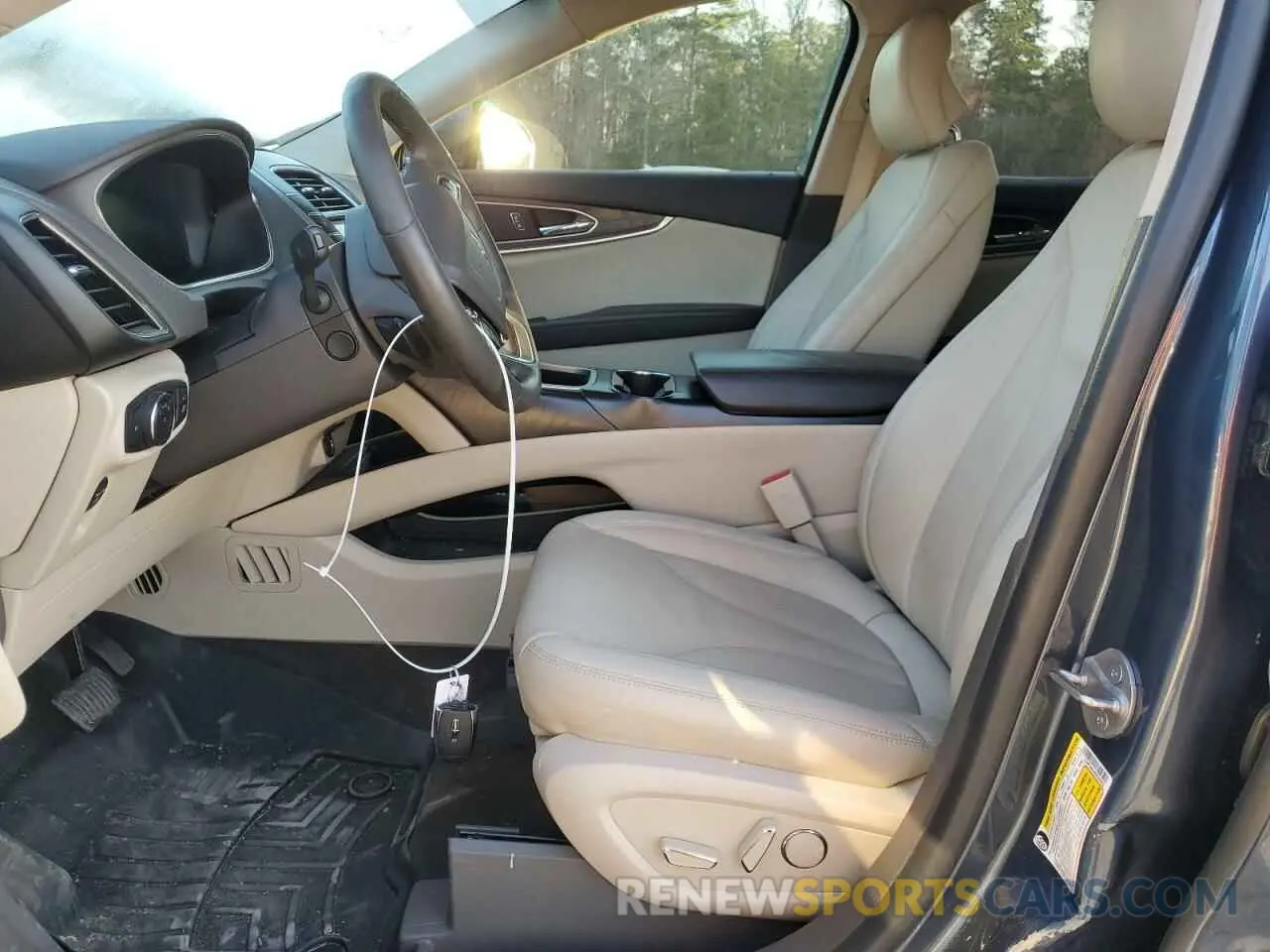 7 Photograph of a damaged car 2LMPJ8K96KBL60848 LINCOLN NAUTILUS 2019