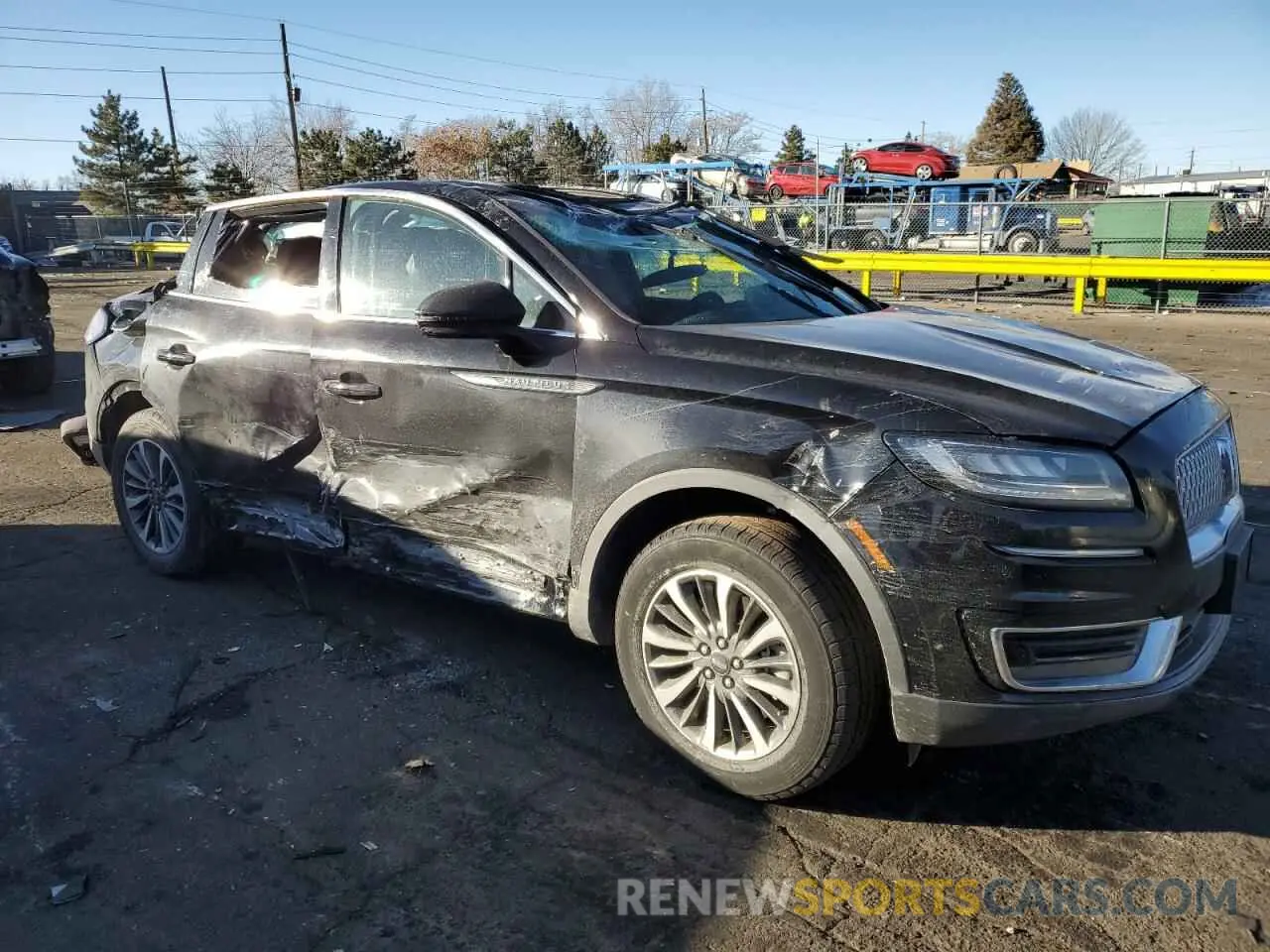 4 Photograph of a damaged car 2LMPJ8KP4KBL42850 LINCOLN NAUTILUS 2019