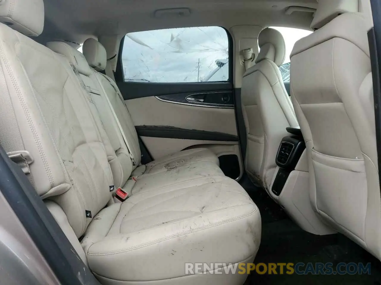 11 Photograph of a damaged car 2LMPJ8L90KBL63291 LINCOLN NAUTILUS 2019