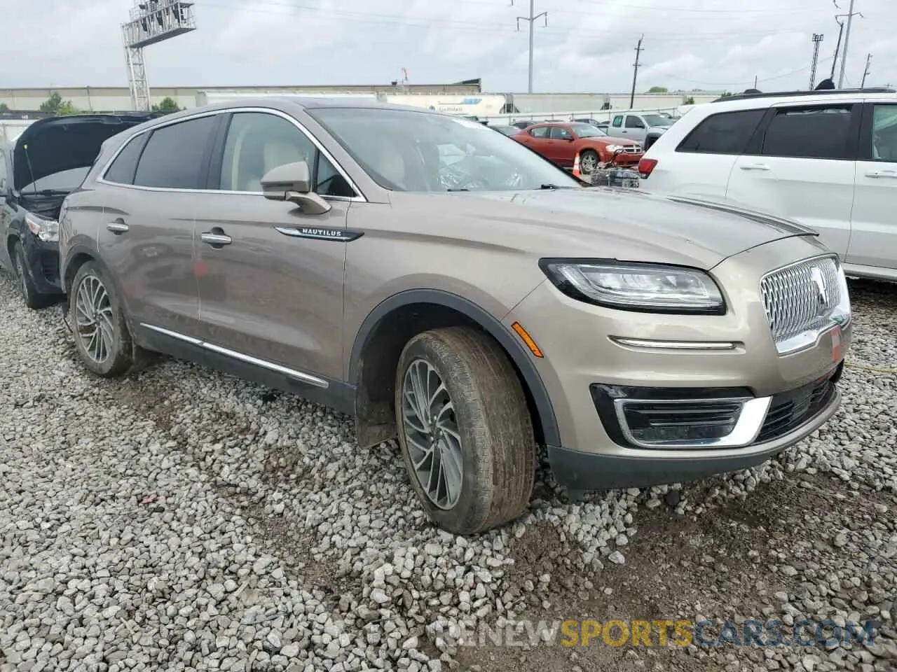 4 Photograph of a damaged car 2LMPJ8L90KBL63291 LINCOLN NAUTILUS 2019