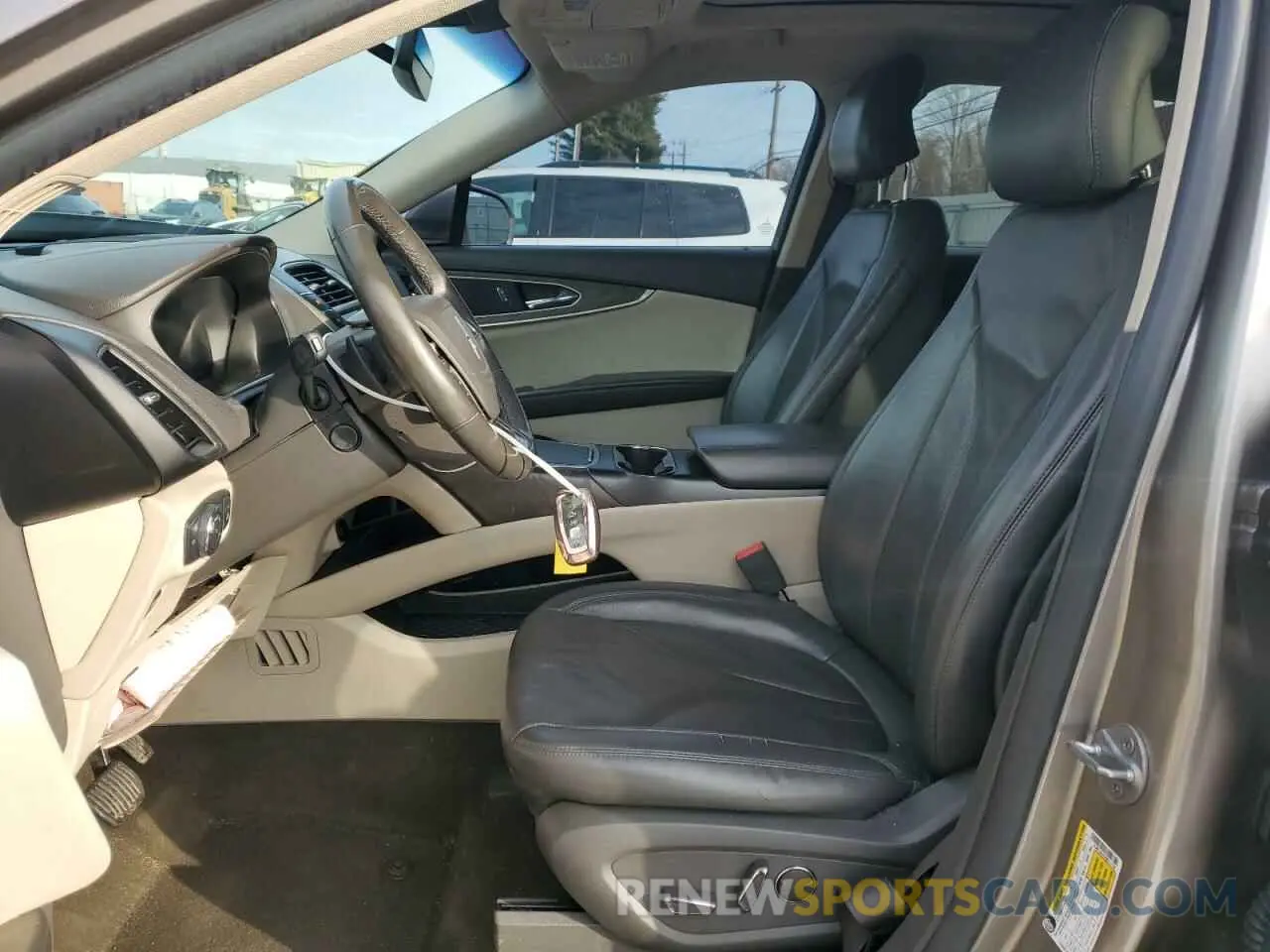 7 Photograph of a damaged car 2LMPJ8L93KBL11136 LINCOLN NAUTILUS 2019