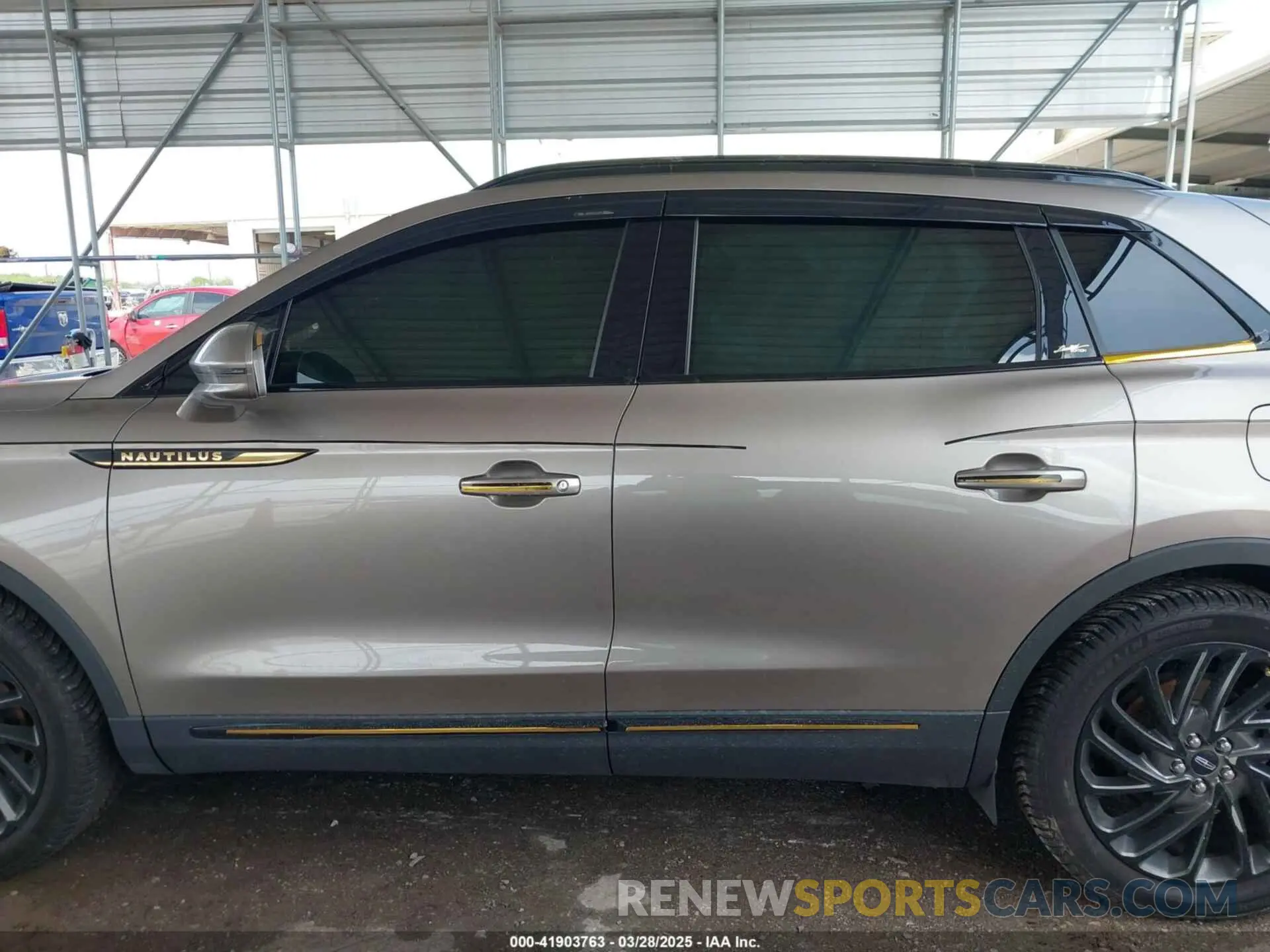 14 Photograph of a damaged car 2LMPJ8L94KBL12263 LINCOLN NAUTILUS 2019