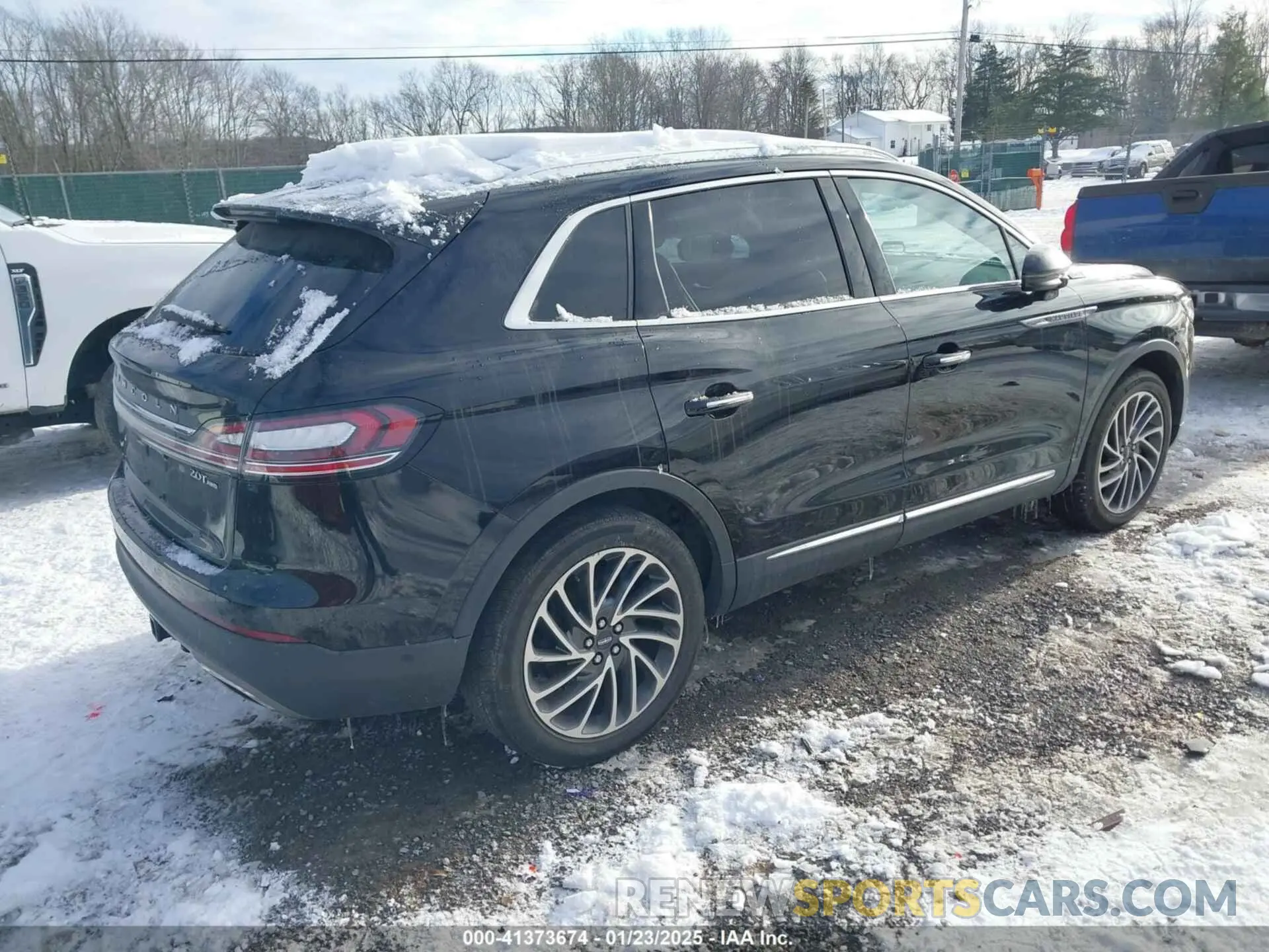 4 Photograph of a damaged car 2LMPJ8L97KBL22933 LINCOLN NAUTILUS 2019