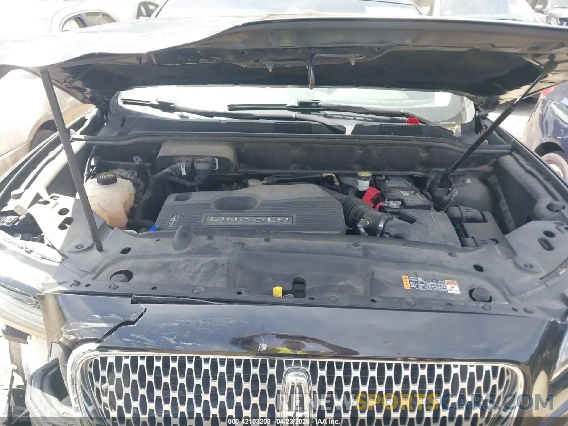 10 Photograph of a damaged car 2LMPJ8L97KBL46293 LINCOLN NAUTILUS 2019
