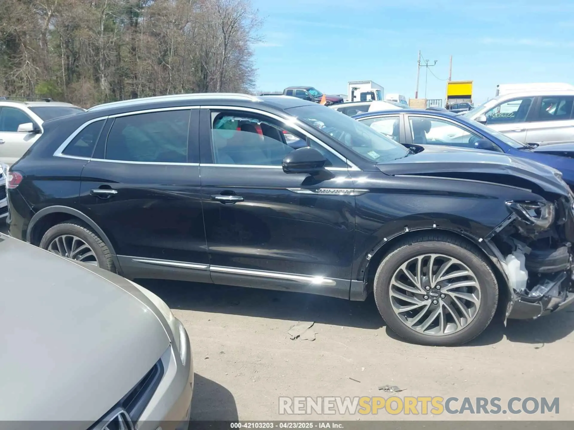 13 Photograph of a damaged car 2LMPJ8L97KBL46293 LINCOLN NAUTILUS 2019