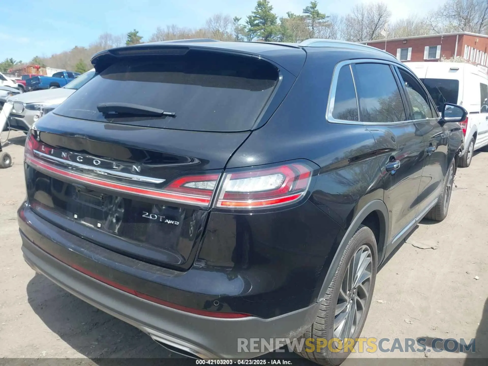 4 Photograph of a damaged car 2LMPJ8L97KBL46293 LINCOLN NAUTILUS 2019