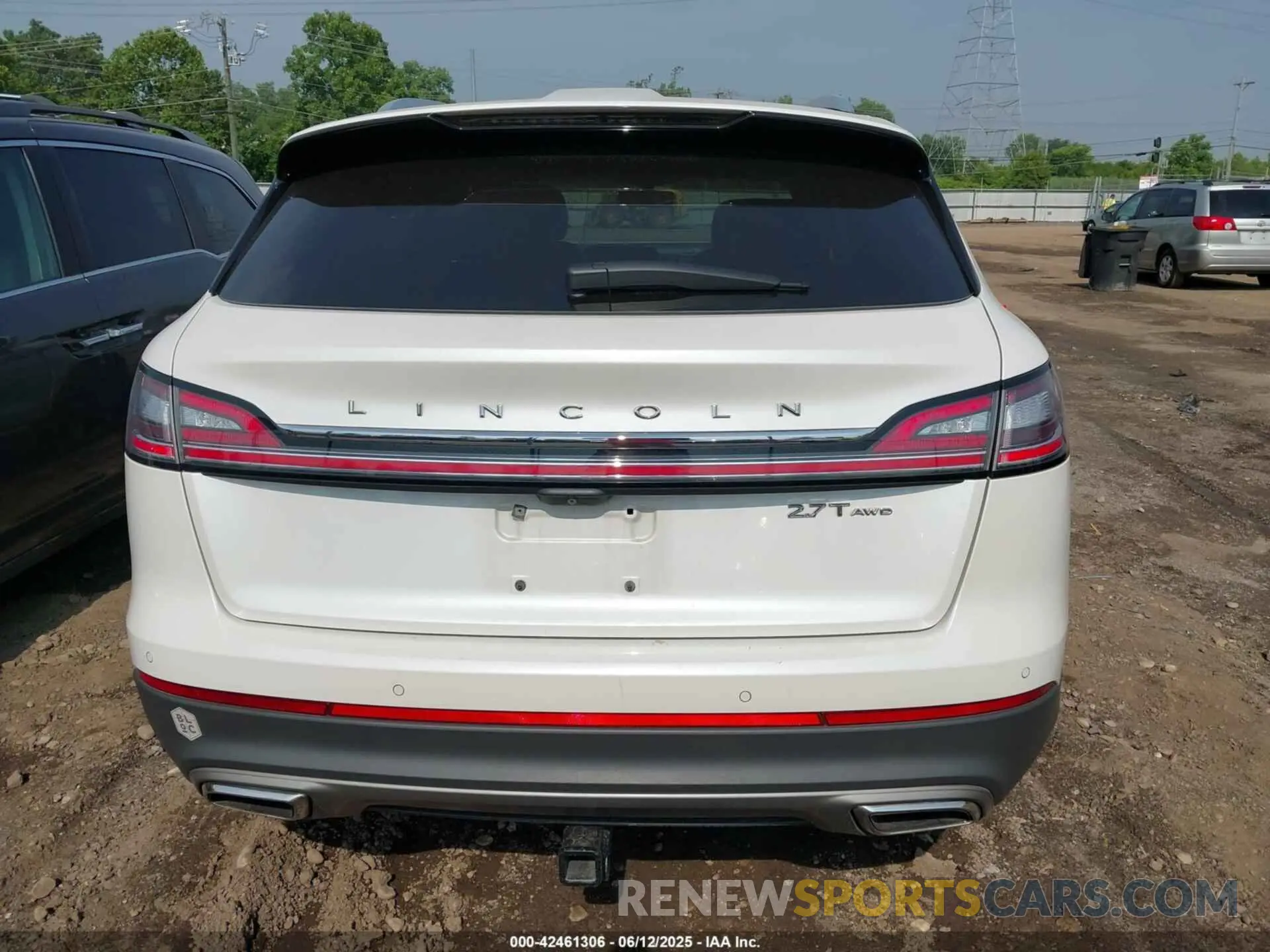 16 Photograph of a damaged car 2LMPJ8LP2KBL18626 LINCOLN NAUTILUS 2019