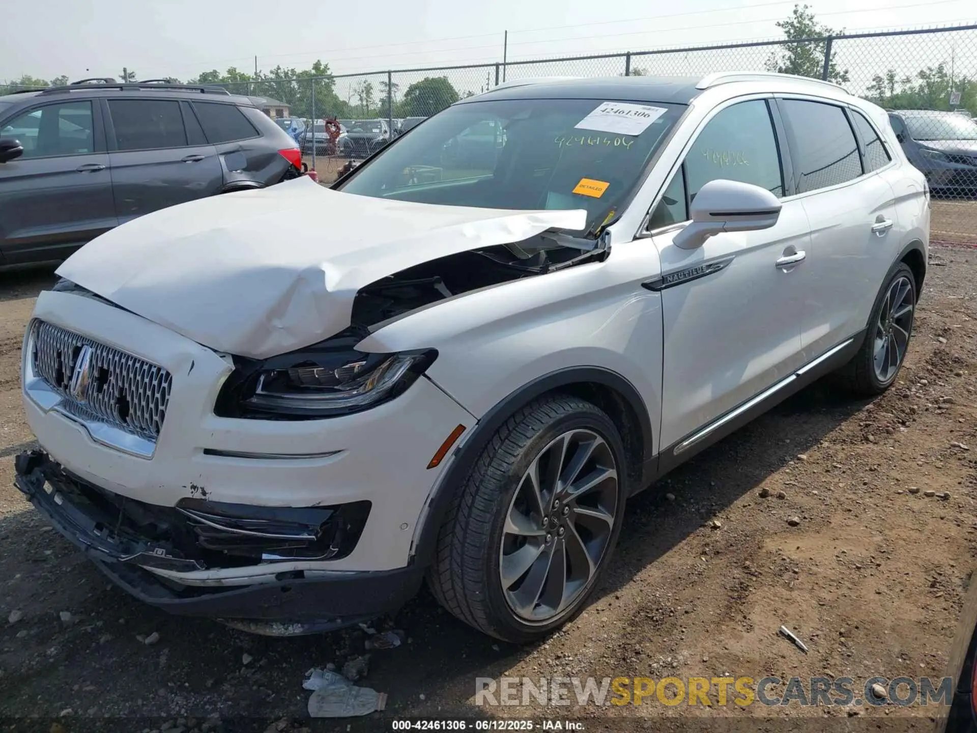 2 Photograph of a damaged car 2LMPJ8LP2KBL18626 LINCOLN NAUTILUS 2019