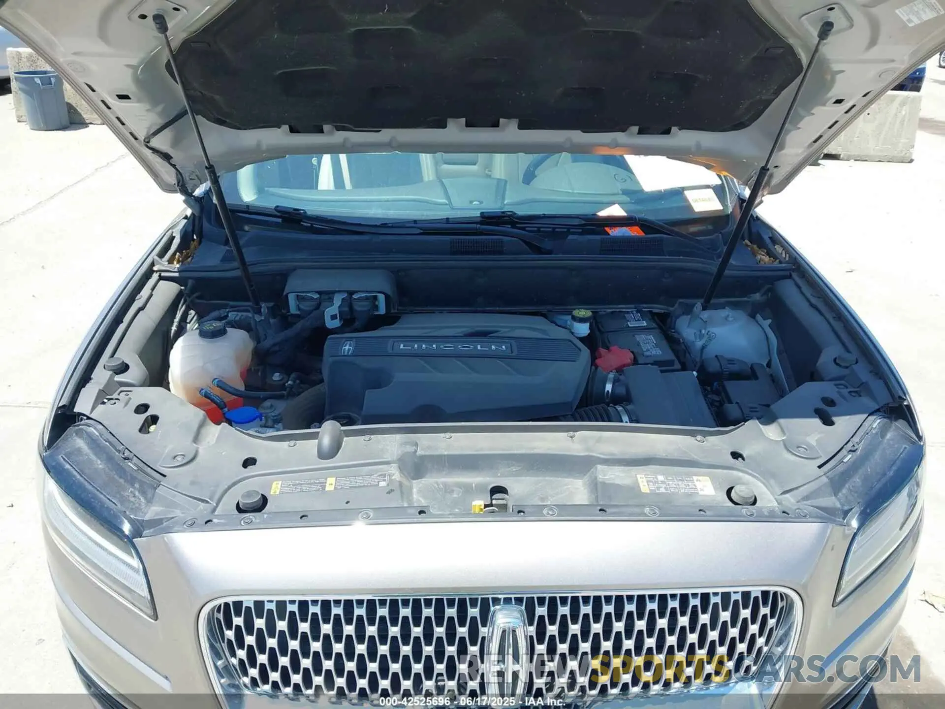 10 Photograph of a damaged car 2LMPJ8LP2KBL19503 LINCOLN NAUTILUS 2019