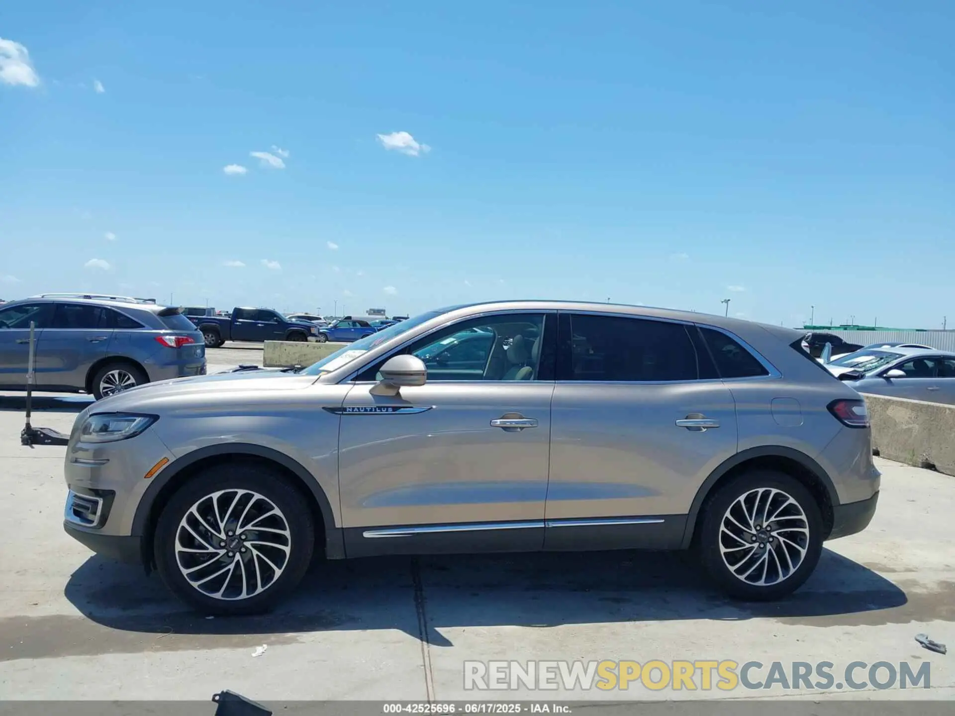 14 Photograph of a damaged car 2LMPJ8LP2KBL19503 LINCOLN NAUTILUS 2019