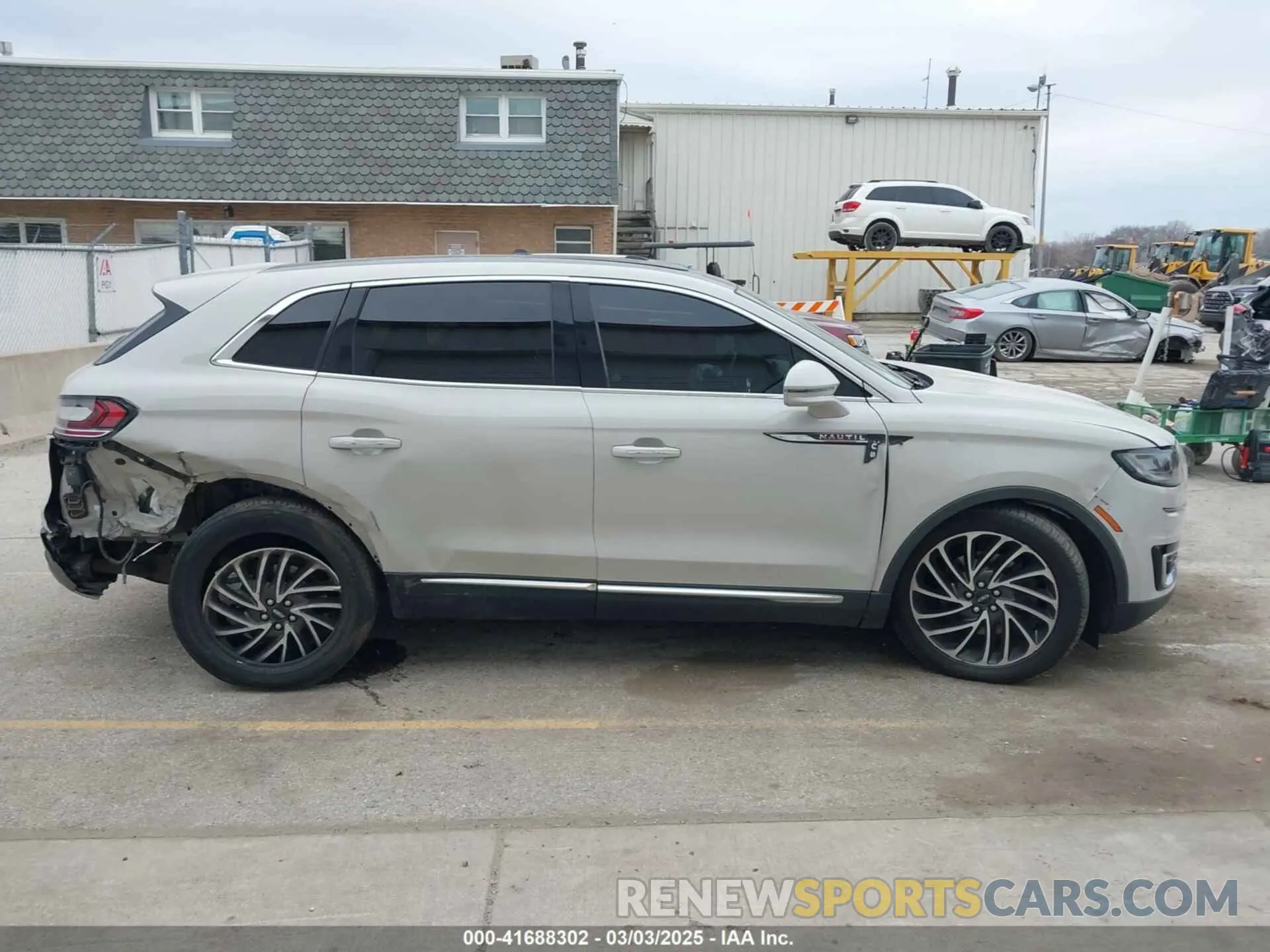 14 Photograph of a damaged car 2LMPJ8LP3KBL17646 LINCOLN NAUTILUS 2019
