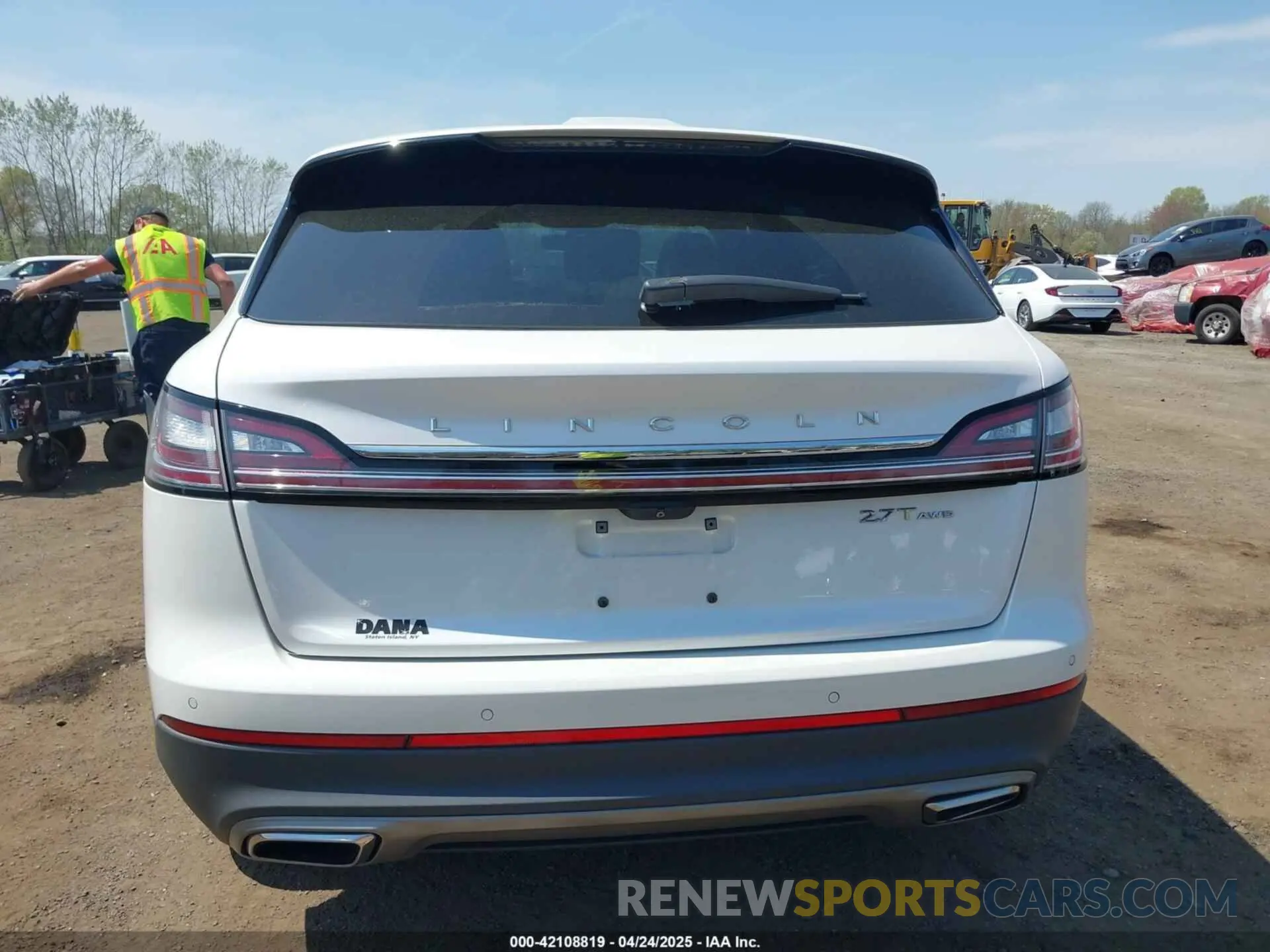 16 Photograph of a damaged car 2LMPJ8LP6KBL25157 LINCOLN NAUTILUS 2019