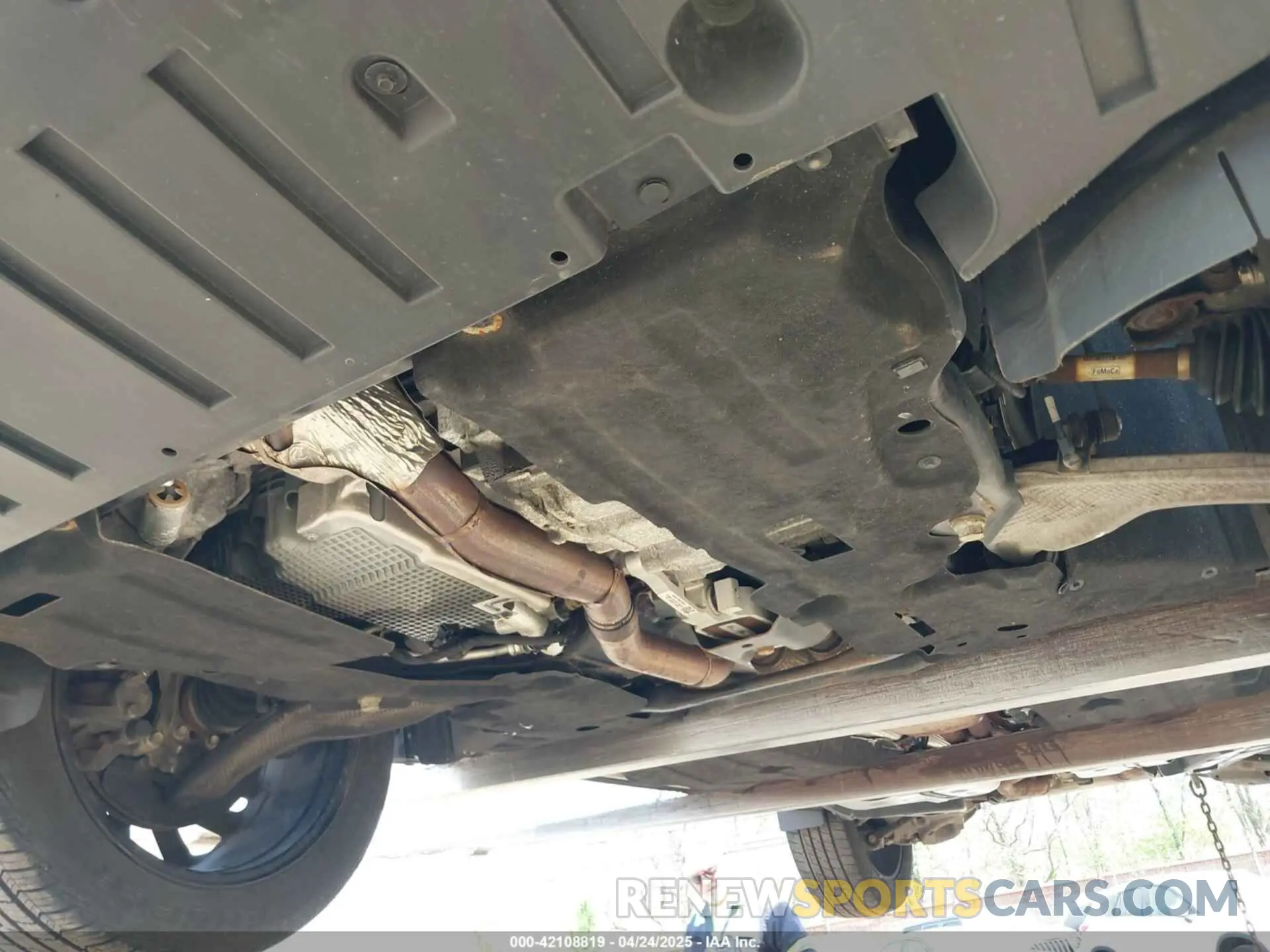 17 Photograph of a damaged car 2LMPJ8LP6KBL25157 LINCOLN NAUTILUS 2019