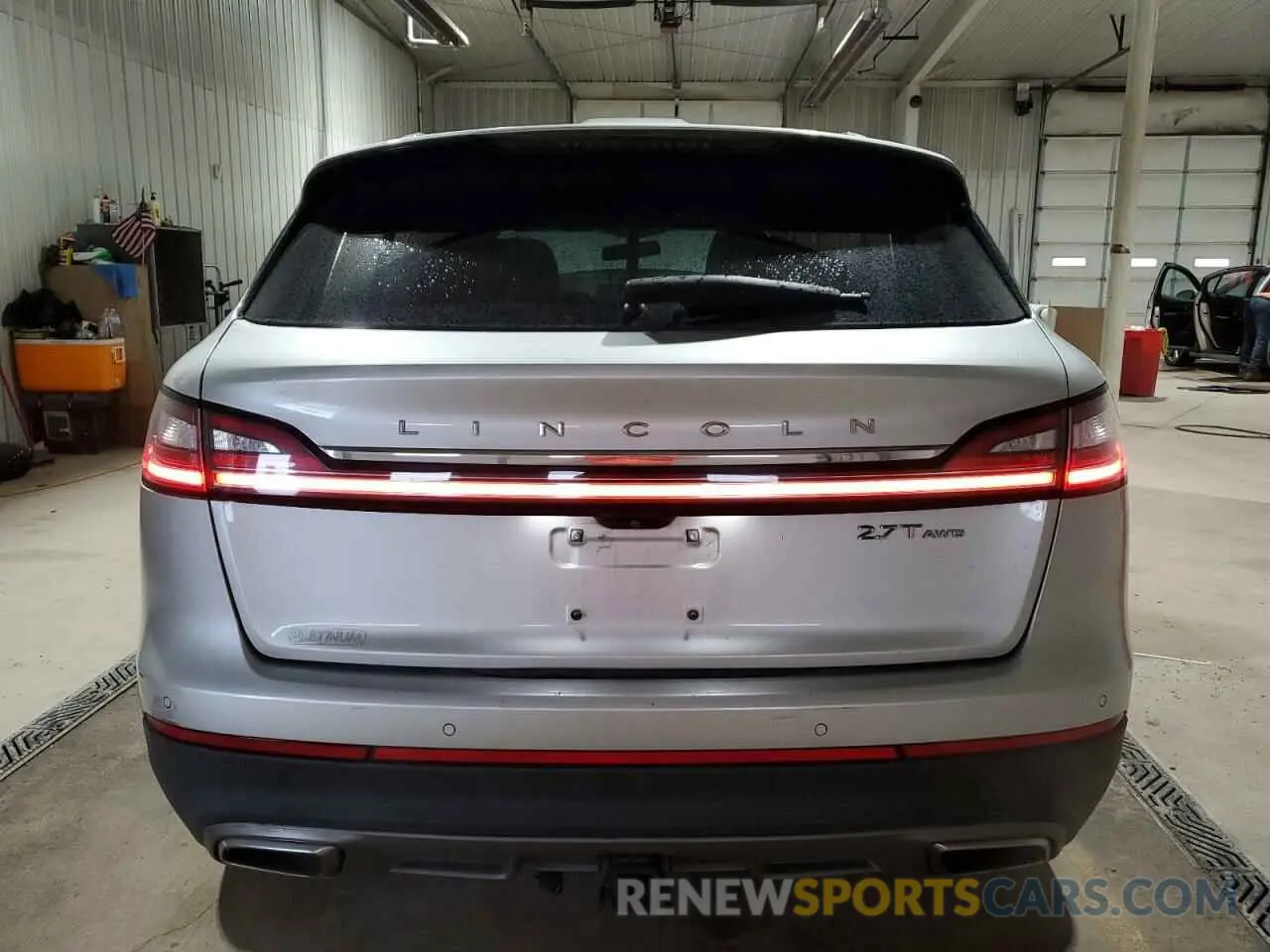 6 Photograph of a damaged car 2LMPJ8LP6KBL32092 LINCOLN NAUTILUS 2019