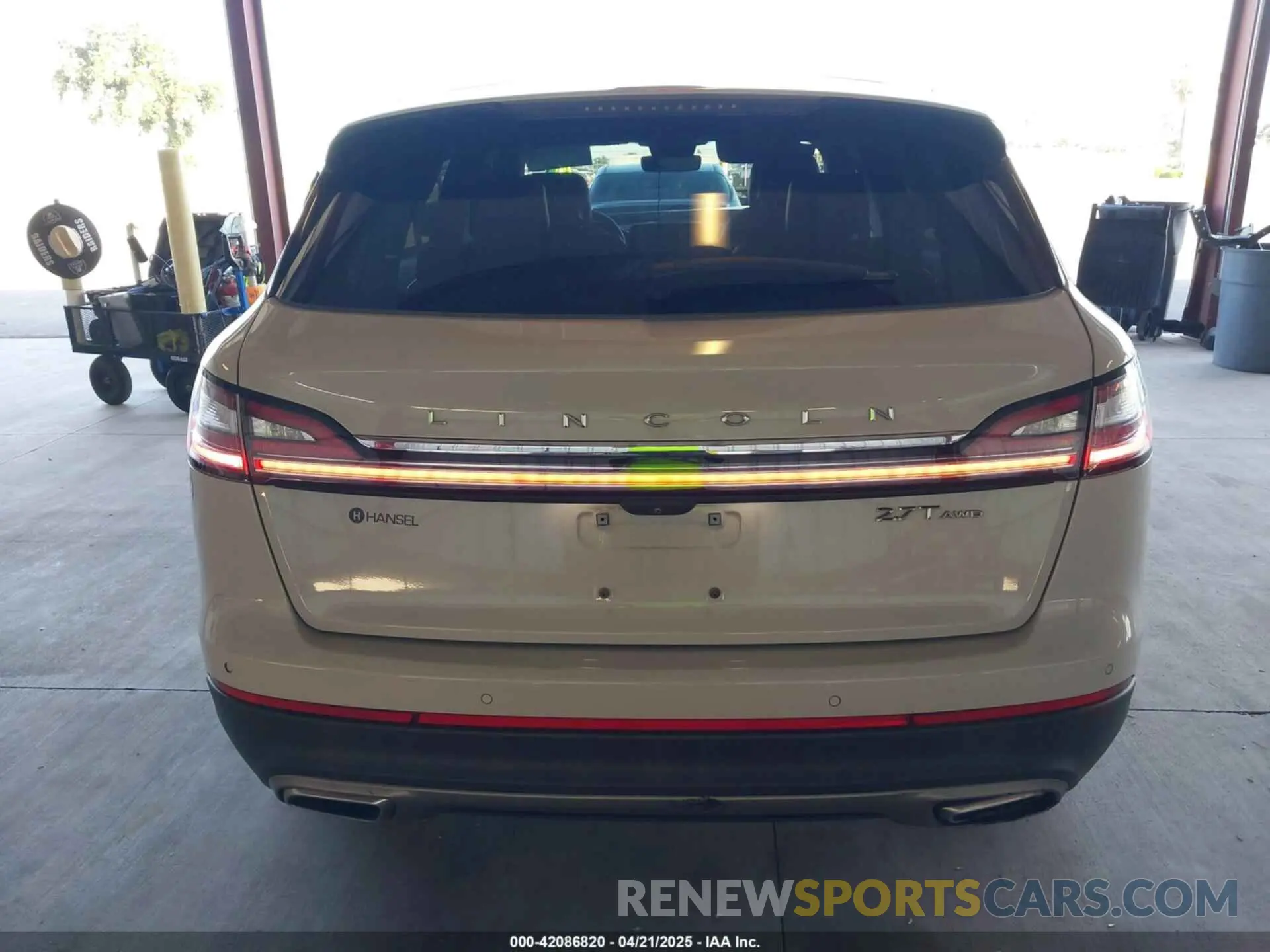 17 Photograph of a damaged car 2LMPJ8LP9KBL41756 LINCOLN NAUTILUS 2019