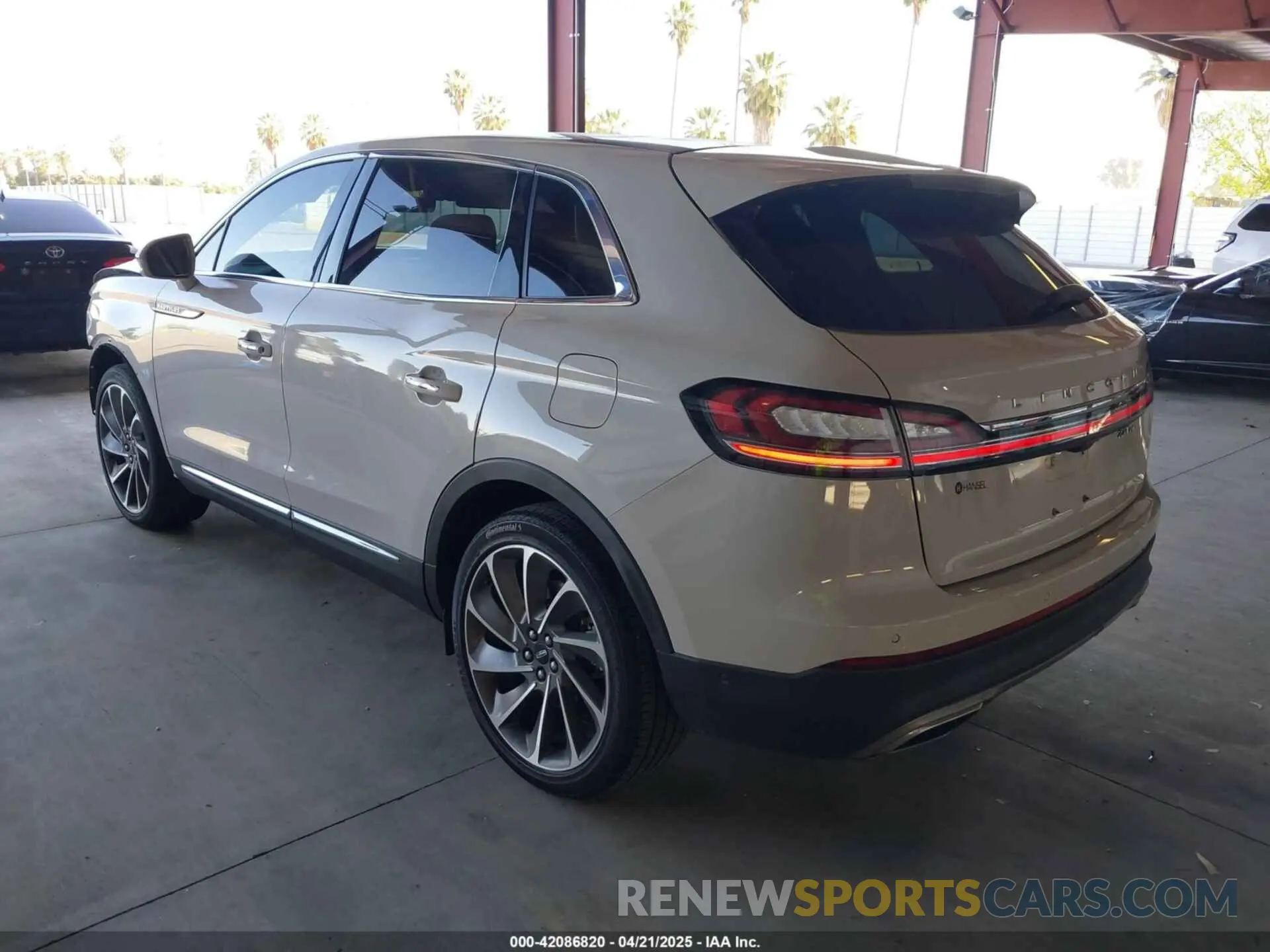 3 Photograph of a damaged car 2LMPJ8LP9KBL41756 LINCOLN NAUTILUS 2019