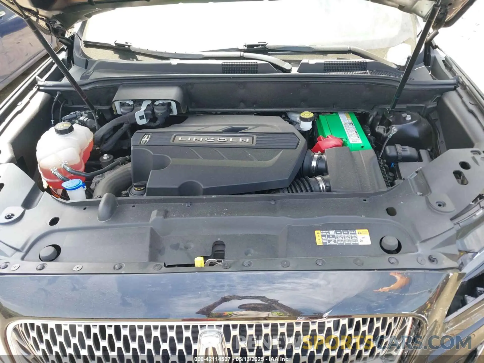 10 Photograph of a damaged car 2LMPJ9JP0KBL46286 LINCOLN NAUTILUS 2019