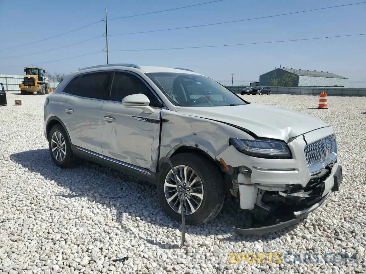 4 Photograph of a damaged car 2LMPJ6J96LBL14881 LINCOLN NAUTILUS 2020