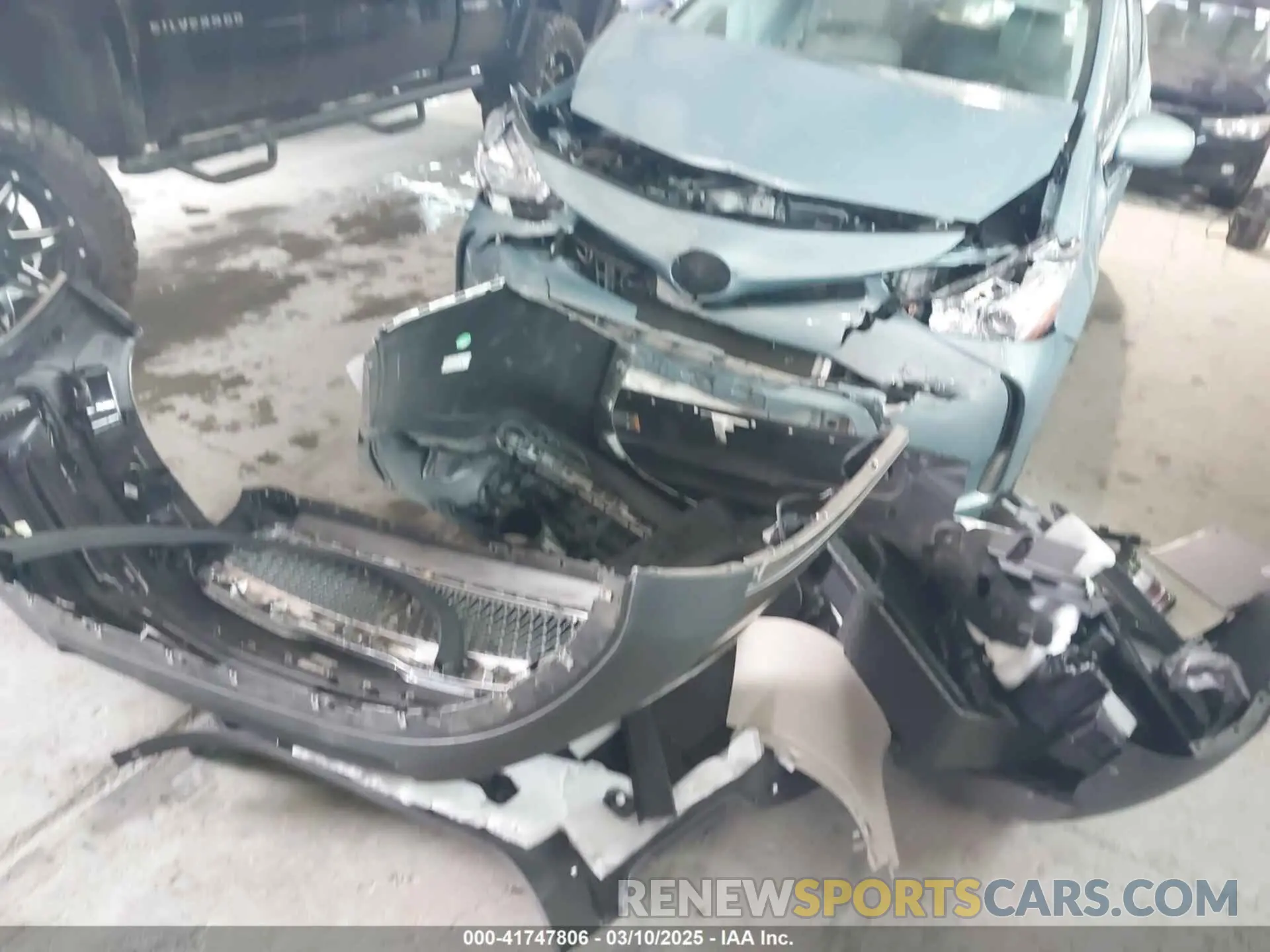 12 Photograph of a damaged car 2LMPJ6J98LBL15952 LINCOLN NAUTILUS 2020