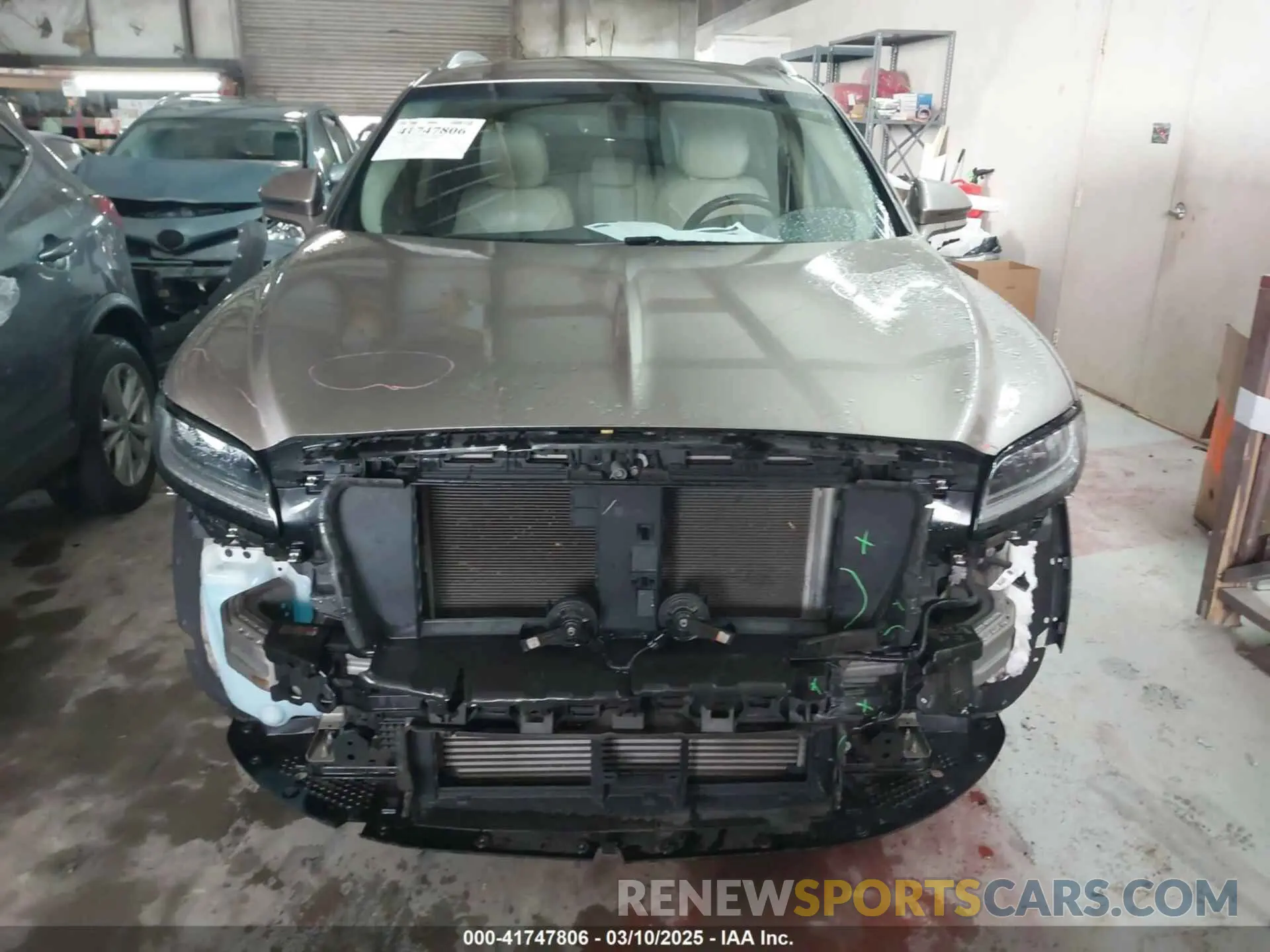 13 Photograph of a damaged car 2LMPJ6J98LBL15952 LINCOLN NAUTILUS 2020