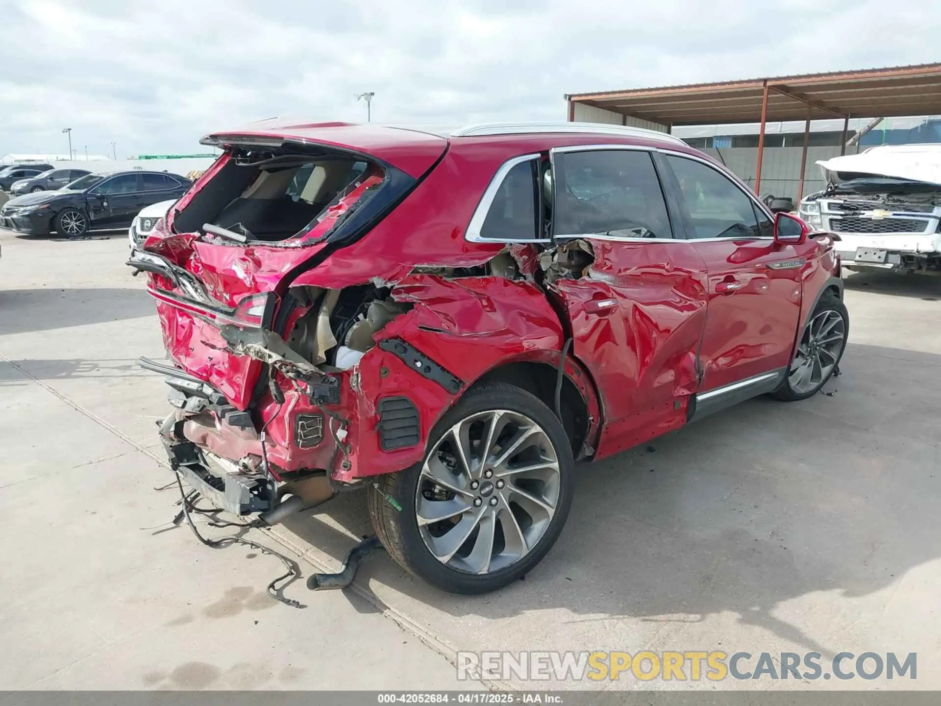 17 Photograph of a damaged car 2LMPJ6K94LBL04669 LINCOLN NAUTILUS 2020