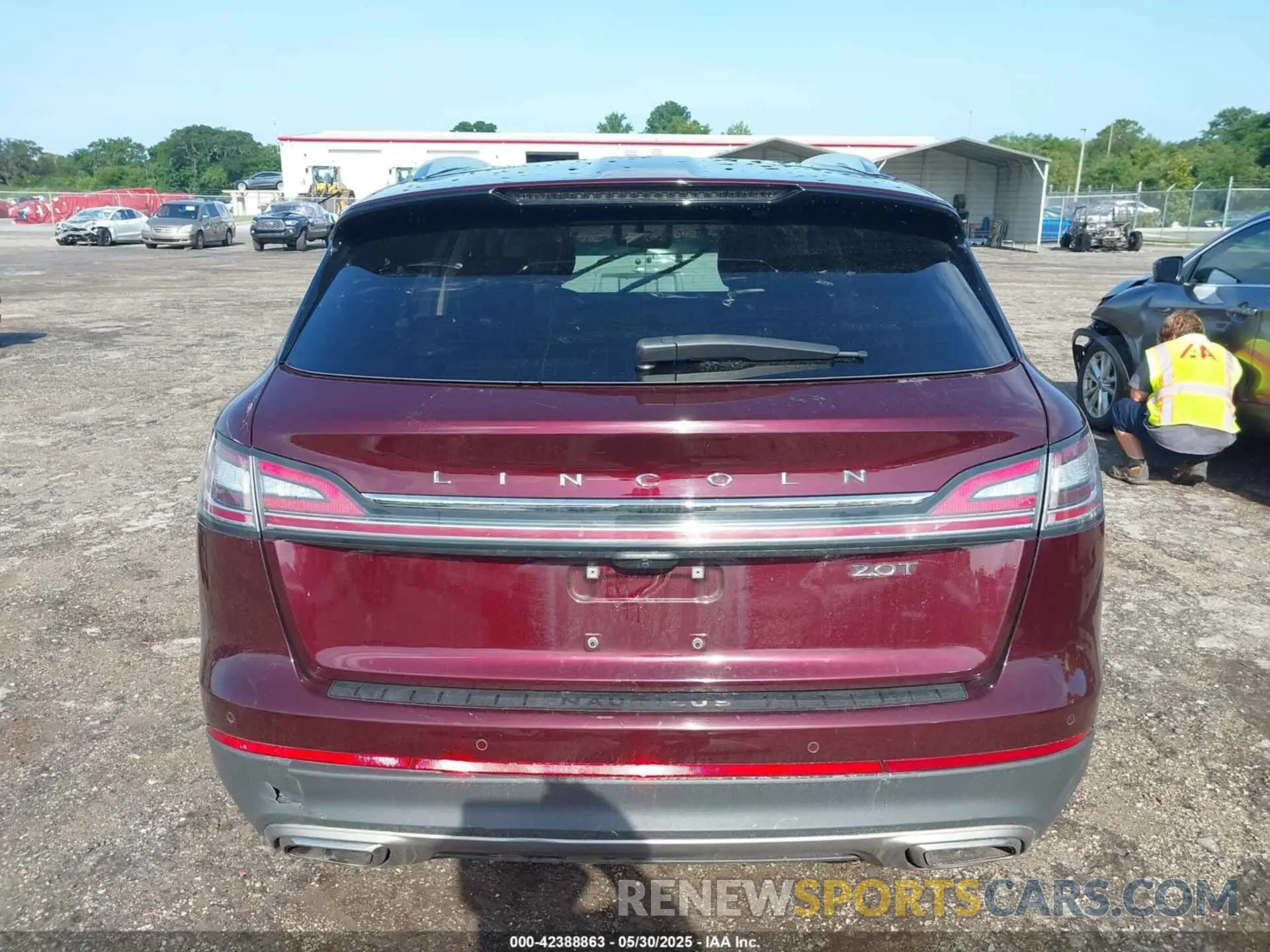 15 Photograph of a damaged car 2LMPJ6K94LBL29717 LINCOLN NAUTILUS 2020