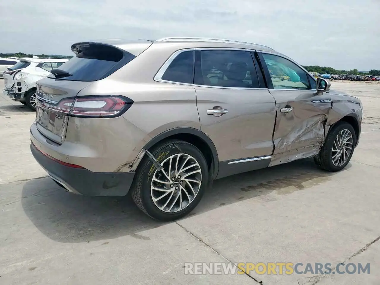 3 Photograph of a damaged car 2LMPJ6K95LBL04678 LINCOLN NAUTILUS 2020