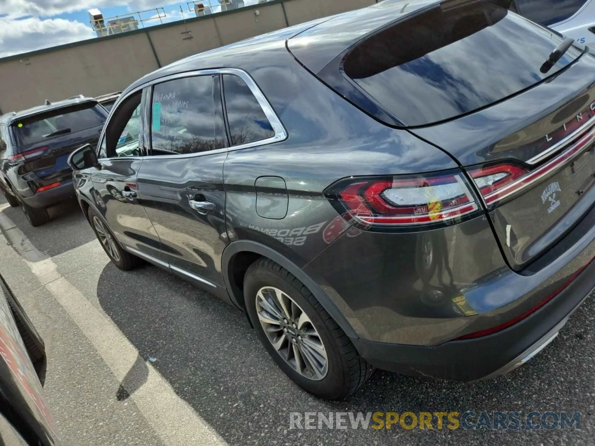 14 Photograph of a damaged car 2LMPJ6K95LBL30021 LINCOLN NAUTILUS 2020