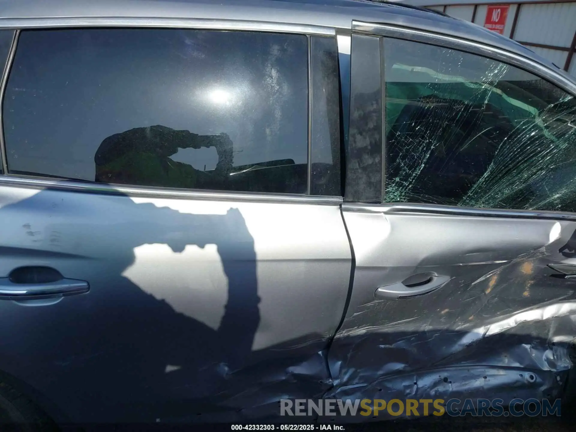 13 Photograph of a damaged car 2LMPJ6K98LBL14122 LINCOLN NAUTILUS 2020