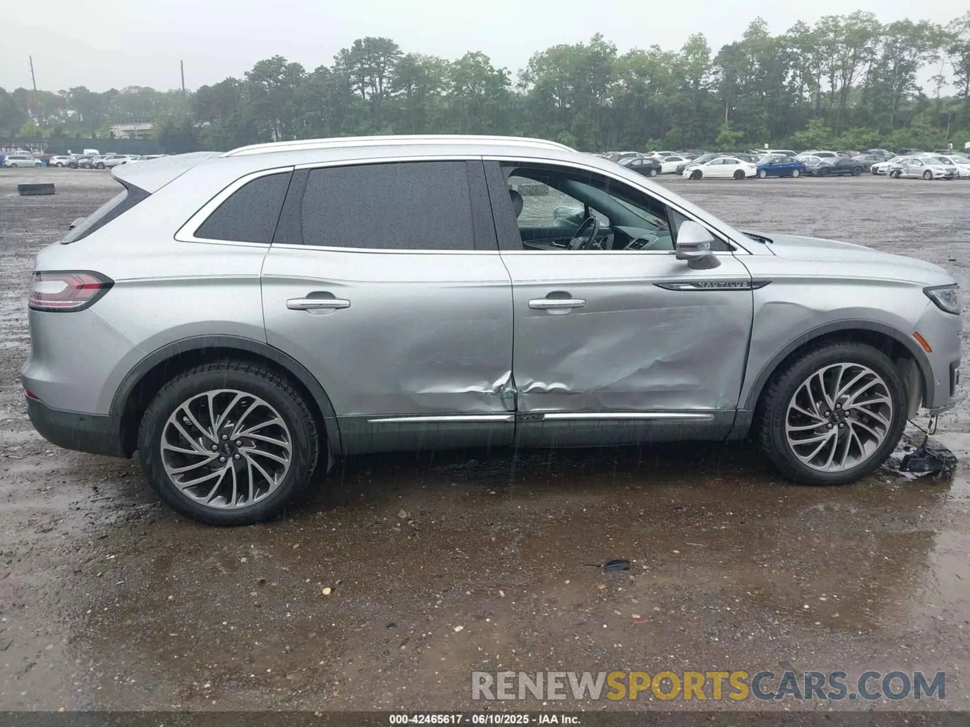13 Photograph of a damaged car 2LMPJ8K90LBL00520 LINCOLN NAUTILUS 2020
