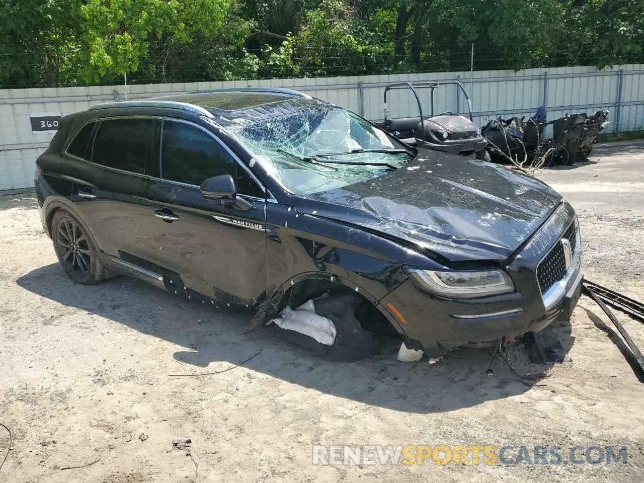 4 Photograph of a damaged car 2LMPJ8KP6LBL25811 LINCOLN NAUTILUS 2020