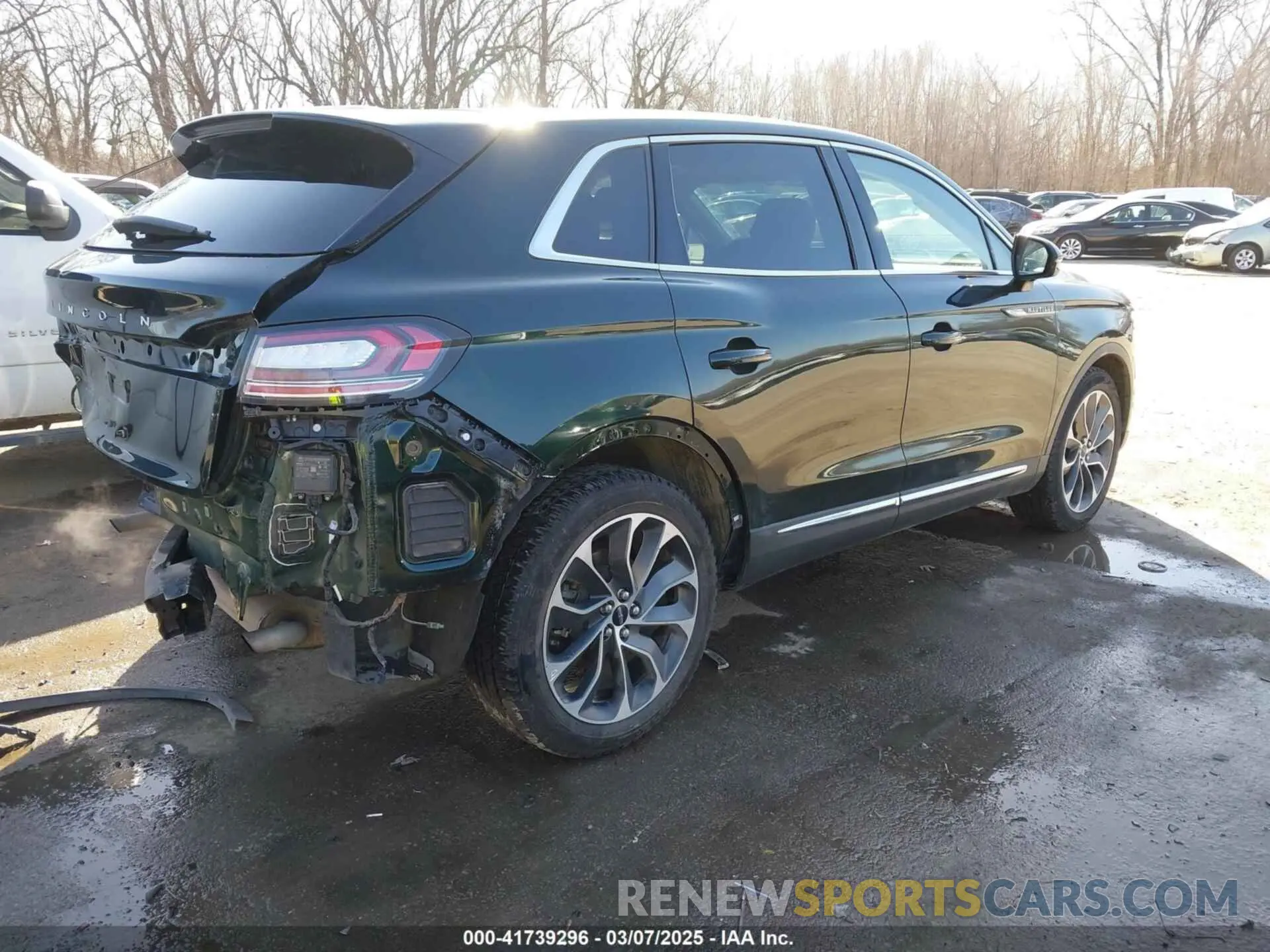 4 Photograph of a damaged car 2LMPJ6K94MBL15057 LINCOLN NAUTILUS 2021