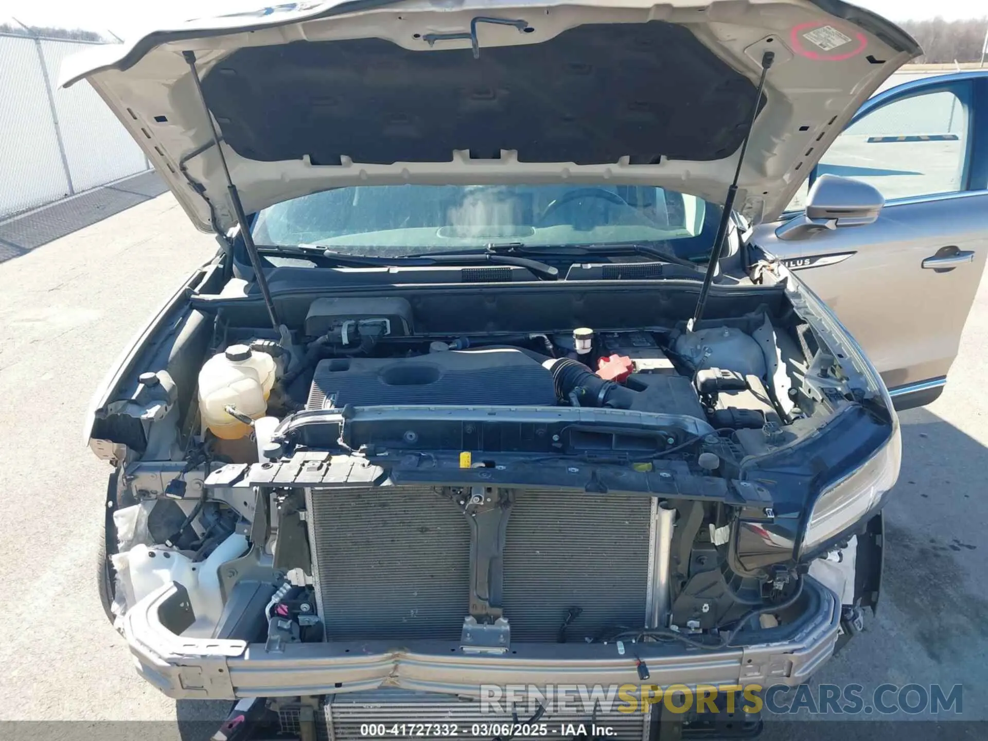 10 Photograph of a damaged car 2LMPJ6K96MBL00799 LINCOLN NAUTILUS 2021
