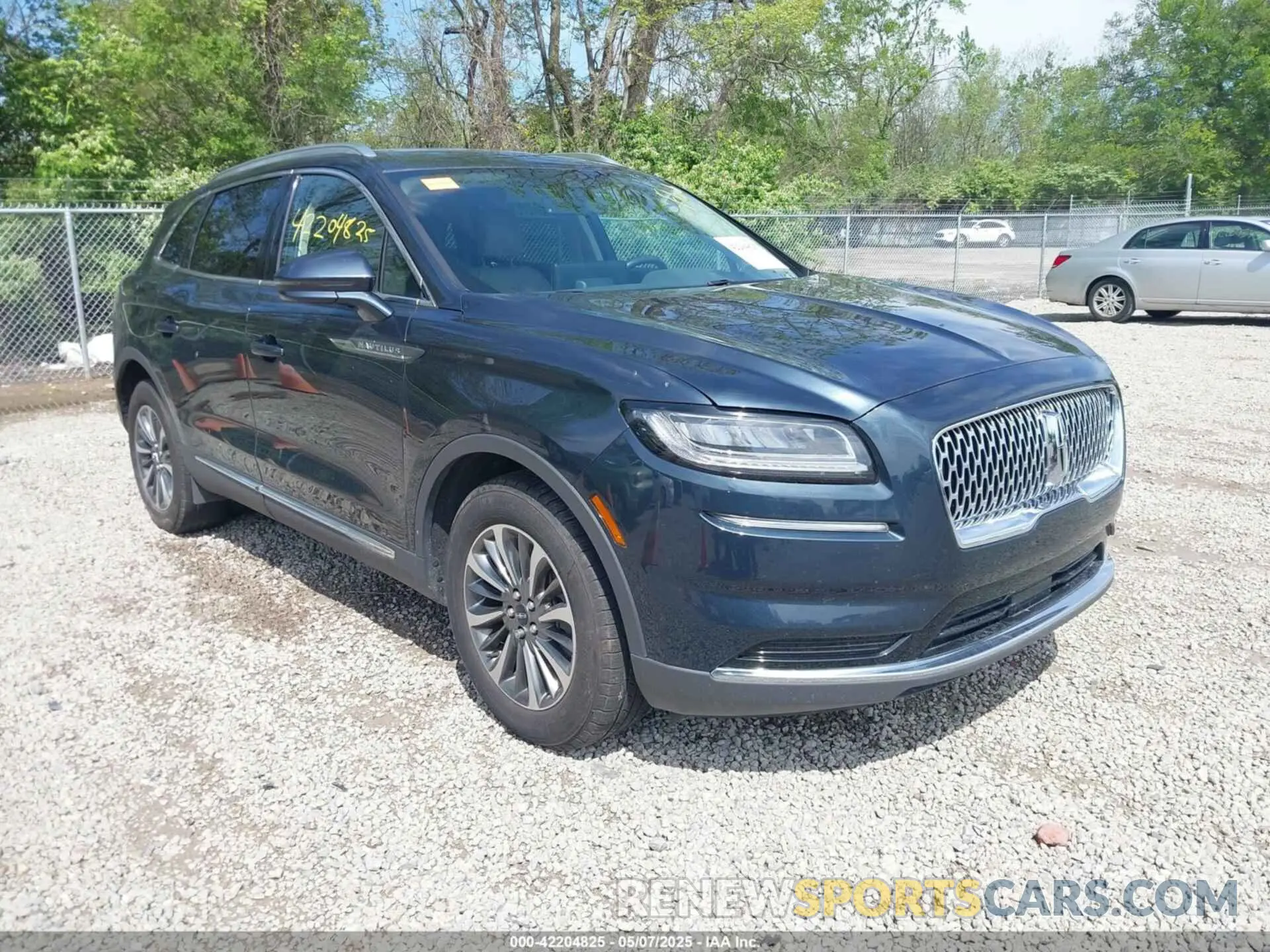 1 Photograph of a damaged car 2LMPJ8J92MBL10856 LINCOLN NAUTILUS 2021