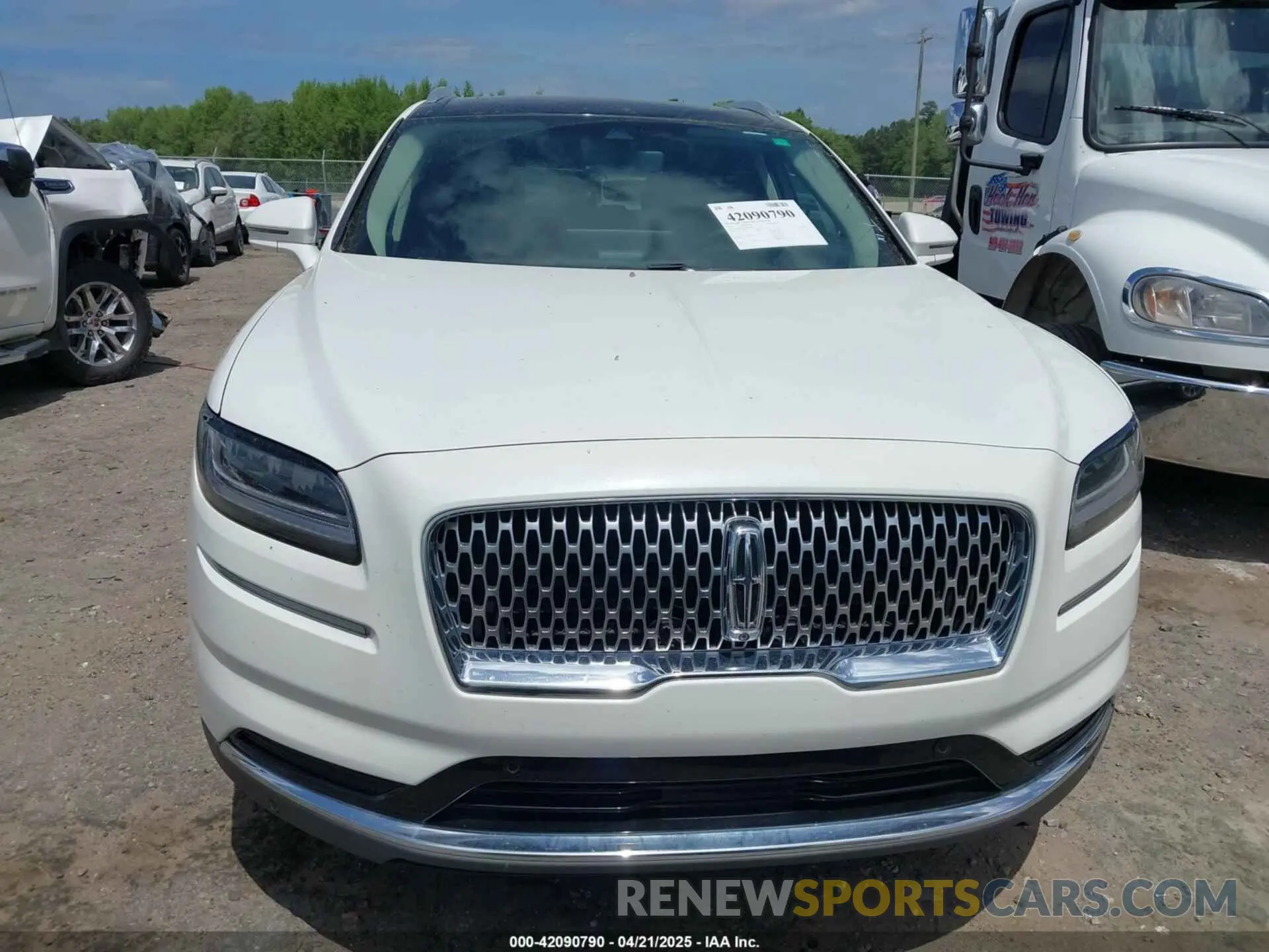 12 Photograph of a damaged car 2LMPJ8K93MBL04501 LINCOLN NAUTILUS 2021