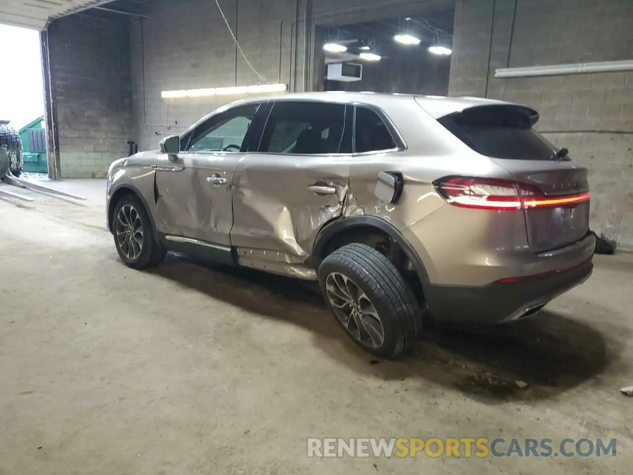 2 Photograph of a damaged car 2LMPJ8K94MBL16303 LINCOLN NAUTILUS 2021