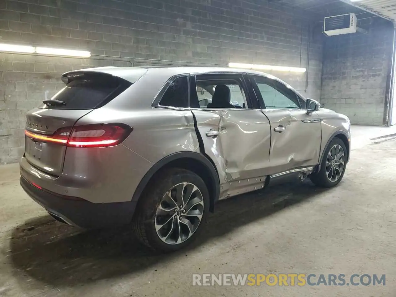 3 Photograph of a damaged car 2LMPJ8K94MBL16303 LINCOLN NAUTILUS 2021