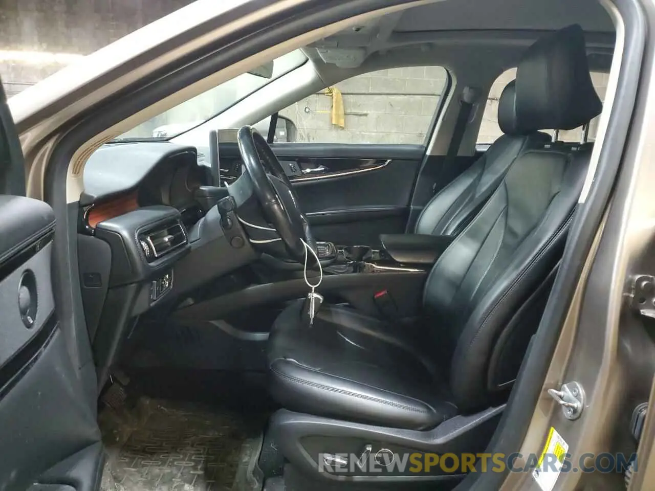 7 Photograph of a damaged car 2LMPJ8K94MBL16303 LINCOLN NAUTILUS 2021